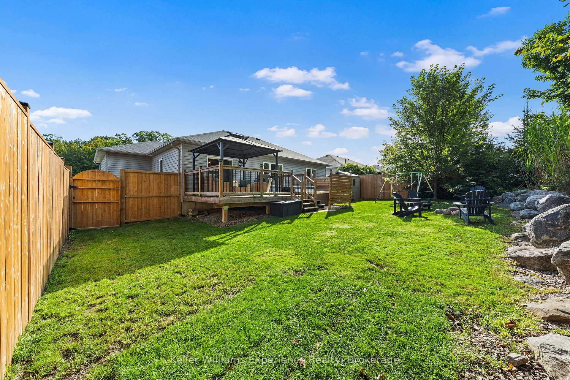 Photo 34 of 98 Anderson Crescent, Tay, Victoria Harbour — HOMEH