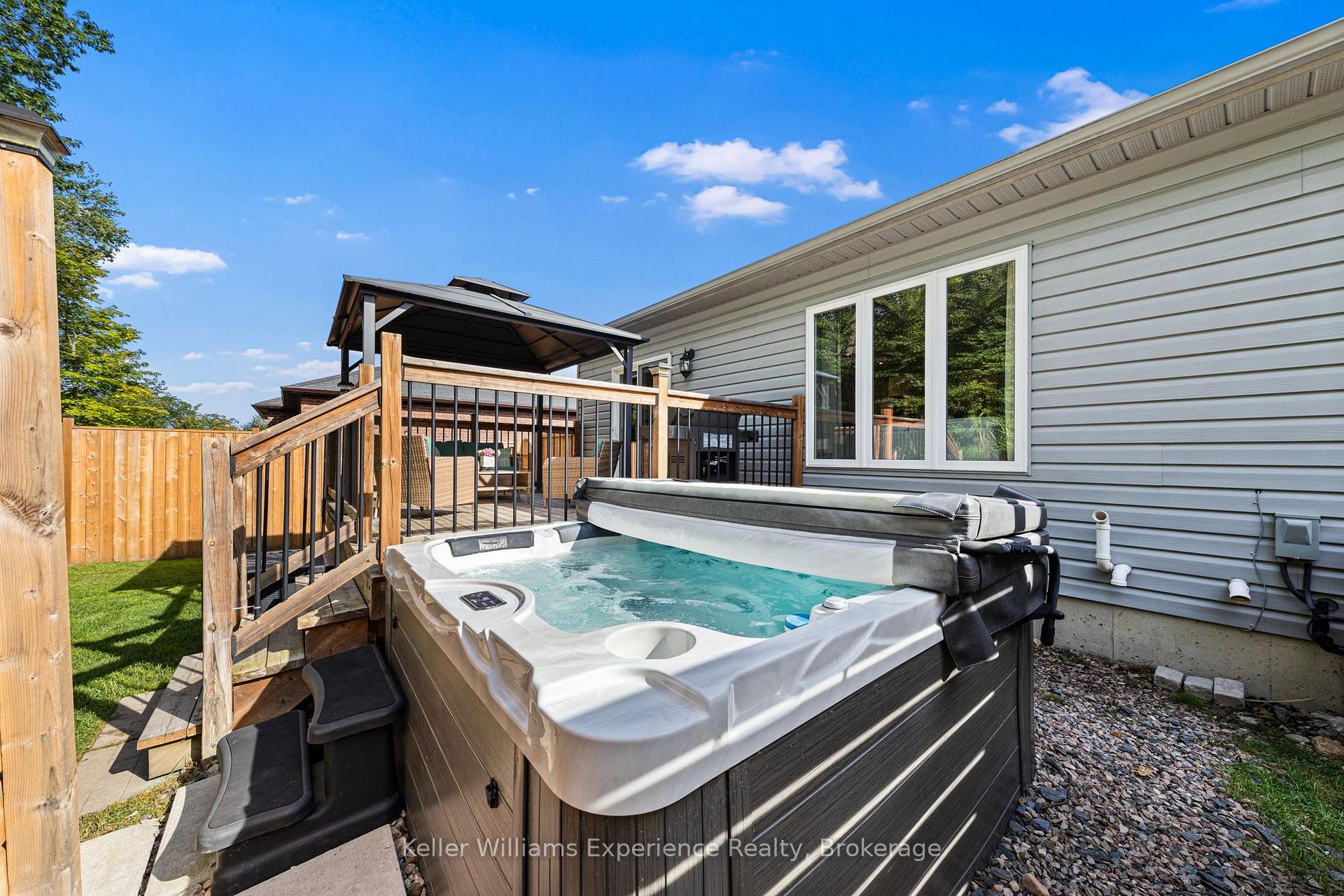 Photo 36 of 98 Anderson Crescent, Tay, Victoria Harbour — HOMEH