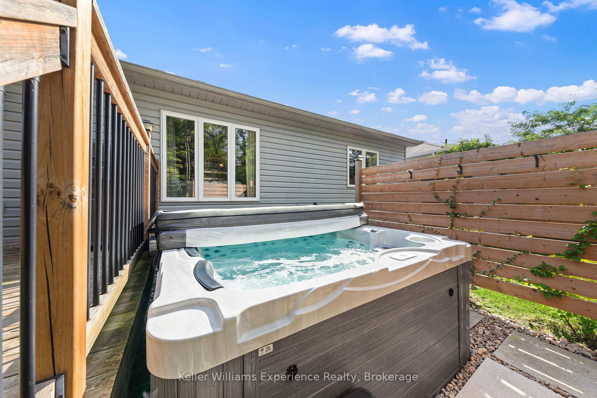 Photo 37 of 98 Anderson Crescent, Tay, Victoria Harbour — HOMEH