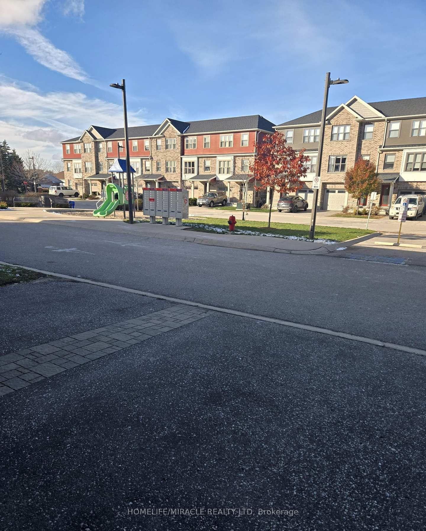 Photo 3 of Unit 27, 1 Leggott Avenue, Barrie, Painswick North — HOMEH