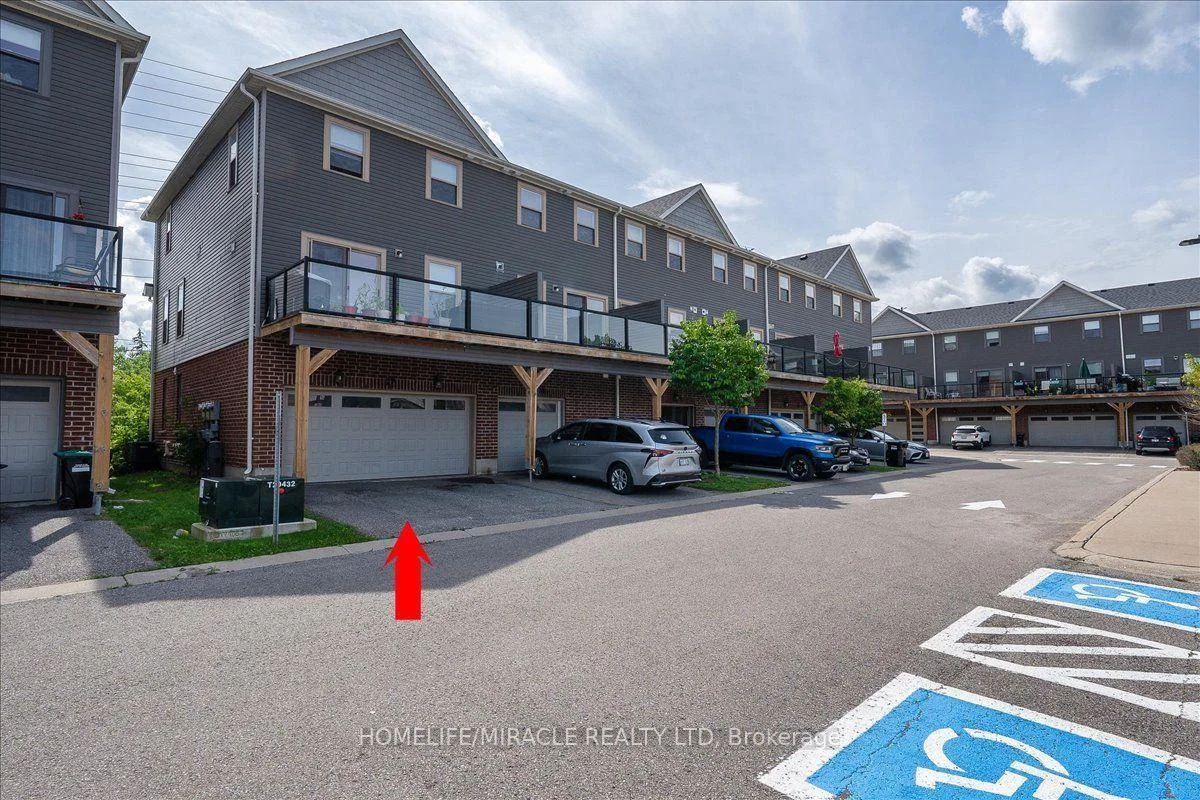 Photo 4 of Unit 27, 1 Leggott Avenue, Barrie, Painswick North — HOMEH