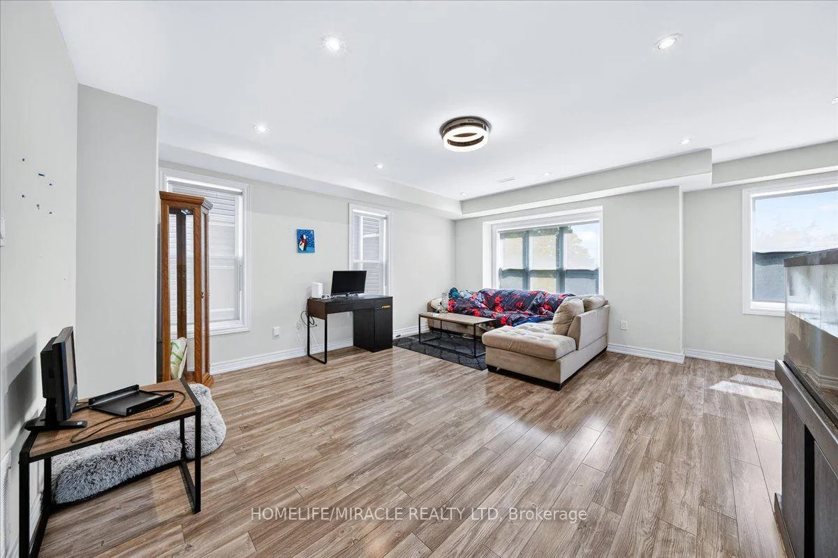 Photo 38 of Unit 27, 1 Leggott Avenue, Barrie, Painswick North — HOMEH