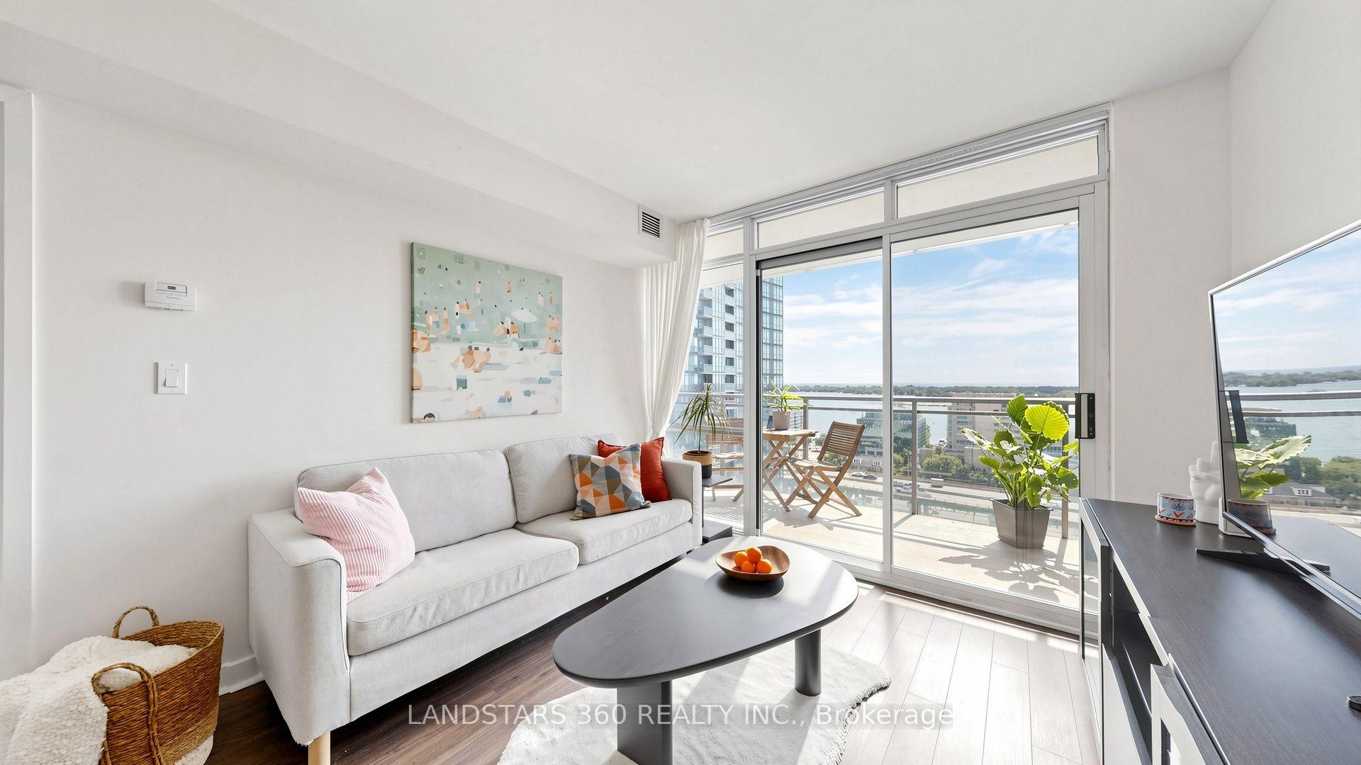 Photo 2 of Unit 1811, 15 Fort York Boulevard, Toronto, Waterfront Communities — HOMEH