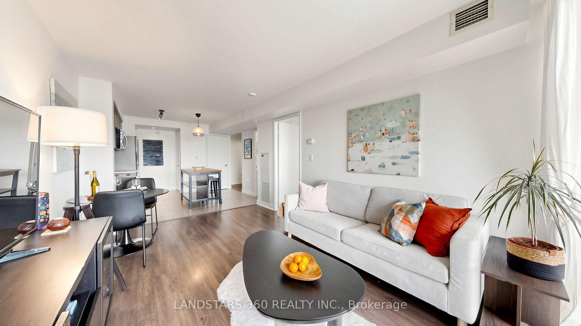 Photo 3 of Unit 1811, 15 Fort York Boulevard, Toronto, Waterfront Communities — HOMEH