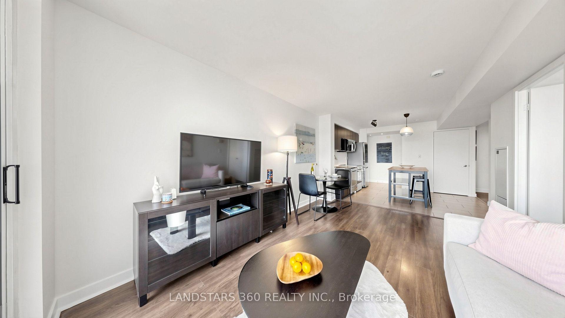 Photo 5 of Unit 1811, 15 Fort York Boulevard, Toronto, Waterfront Communities — HOMEH