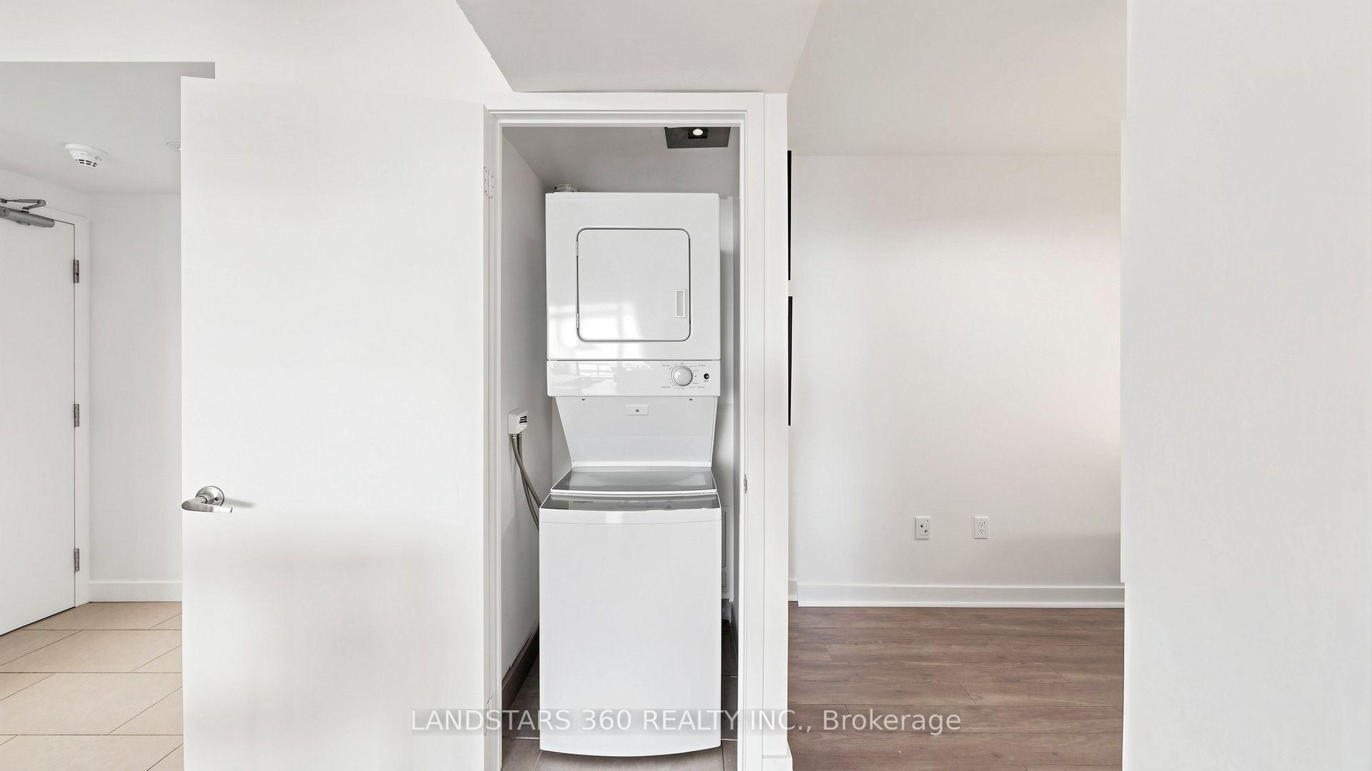 Photo 17 of Unit 1811, 15 Fort York Boulevard, Toronto, Waterfront Communities — HOMEH