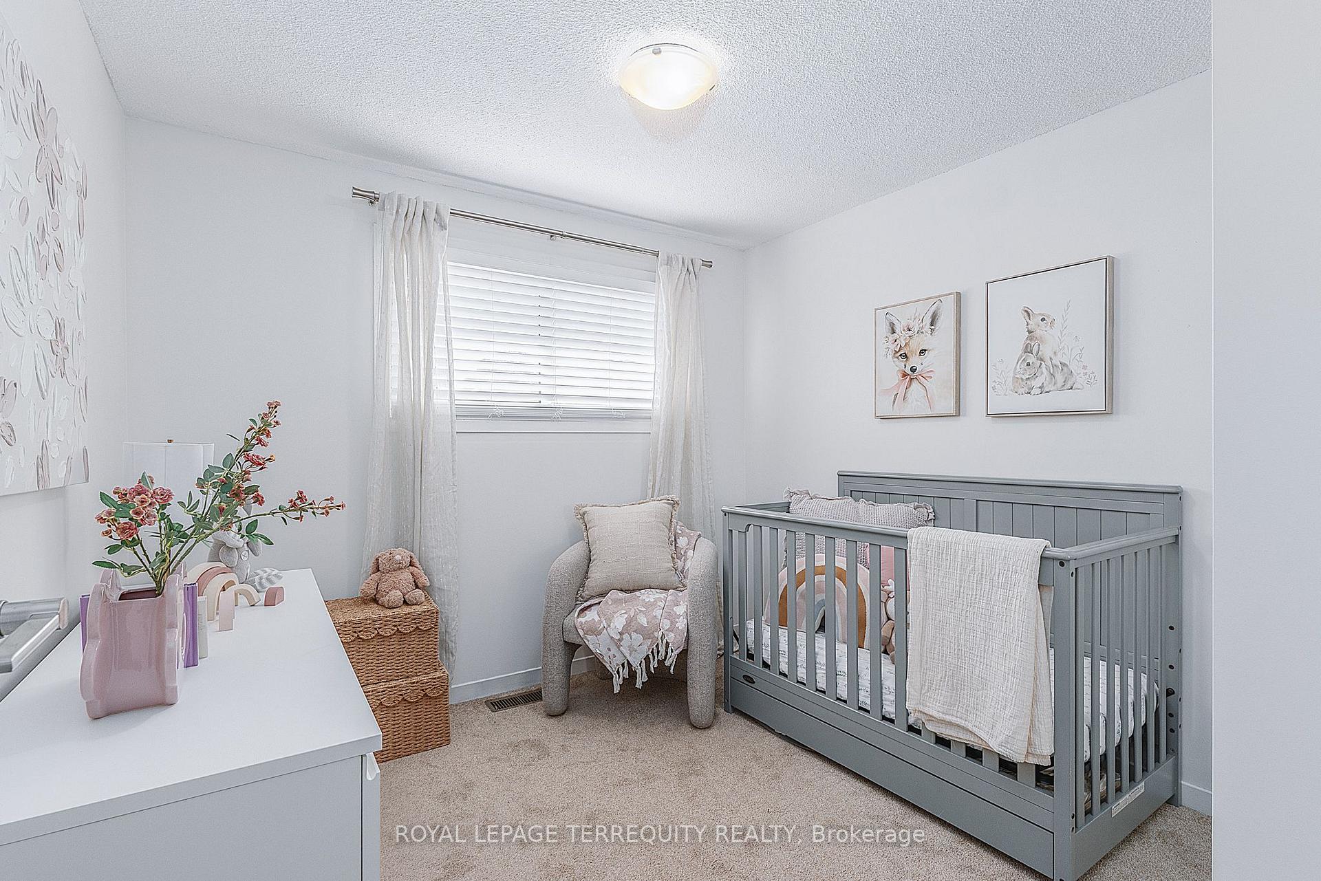 Photo 15 of 19 Brocklesby Crescent, Ajax, Central West — HOMEH