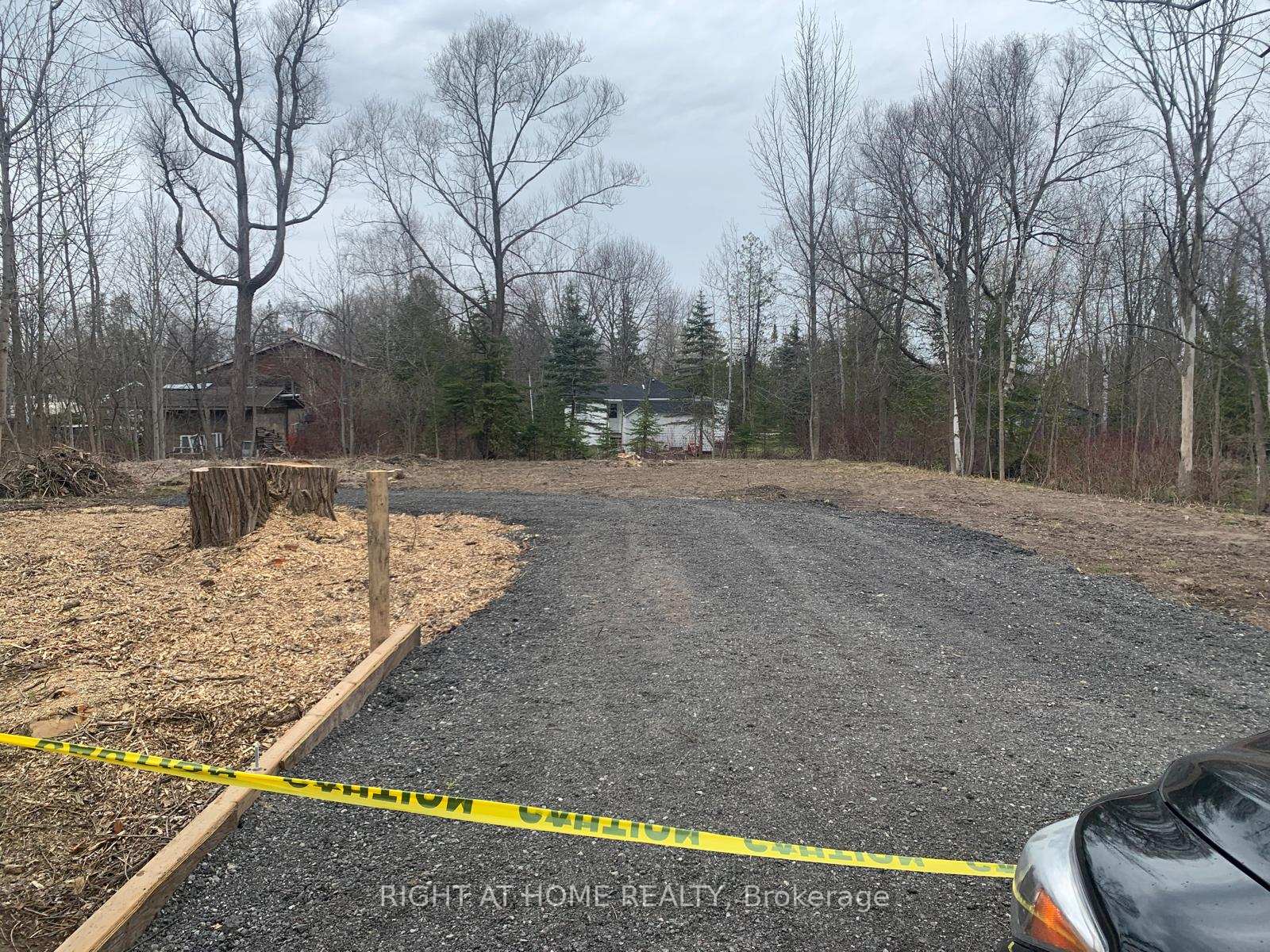 Photo 9 of 1052 Spruce Road, Innisfil, Rural Innisfil — HOMEH