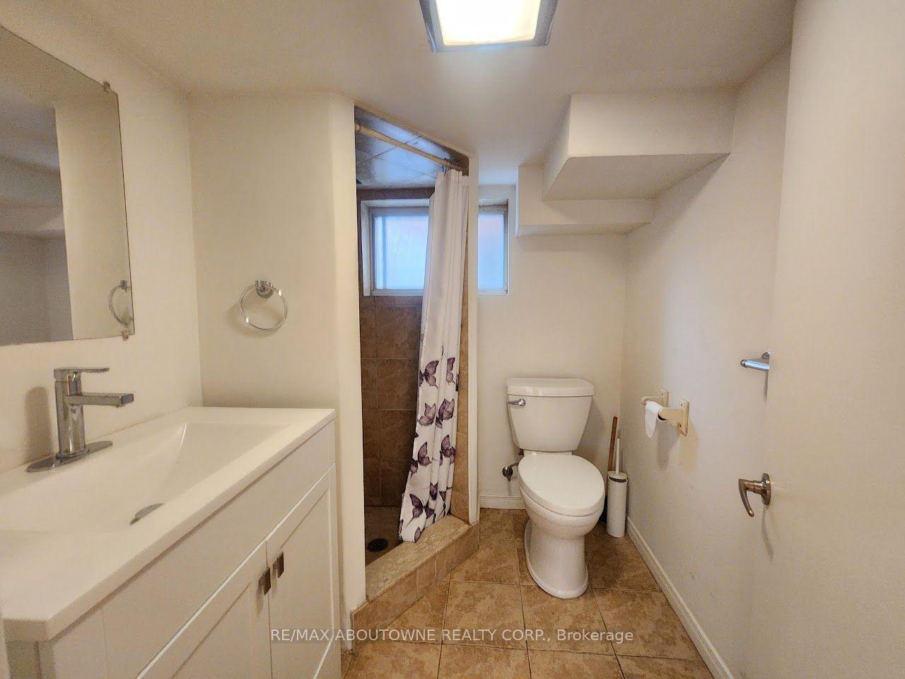 Photo 12 of 205 Kensington Avenue S, Hamilton, Delta — HOMEH
