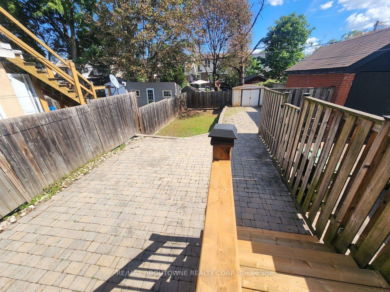 Photo 15 of 205 Kensington Avenue S, Hamilton, Delta — HOMEH