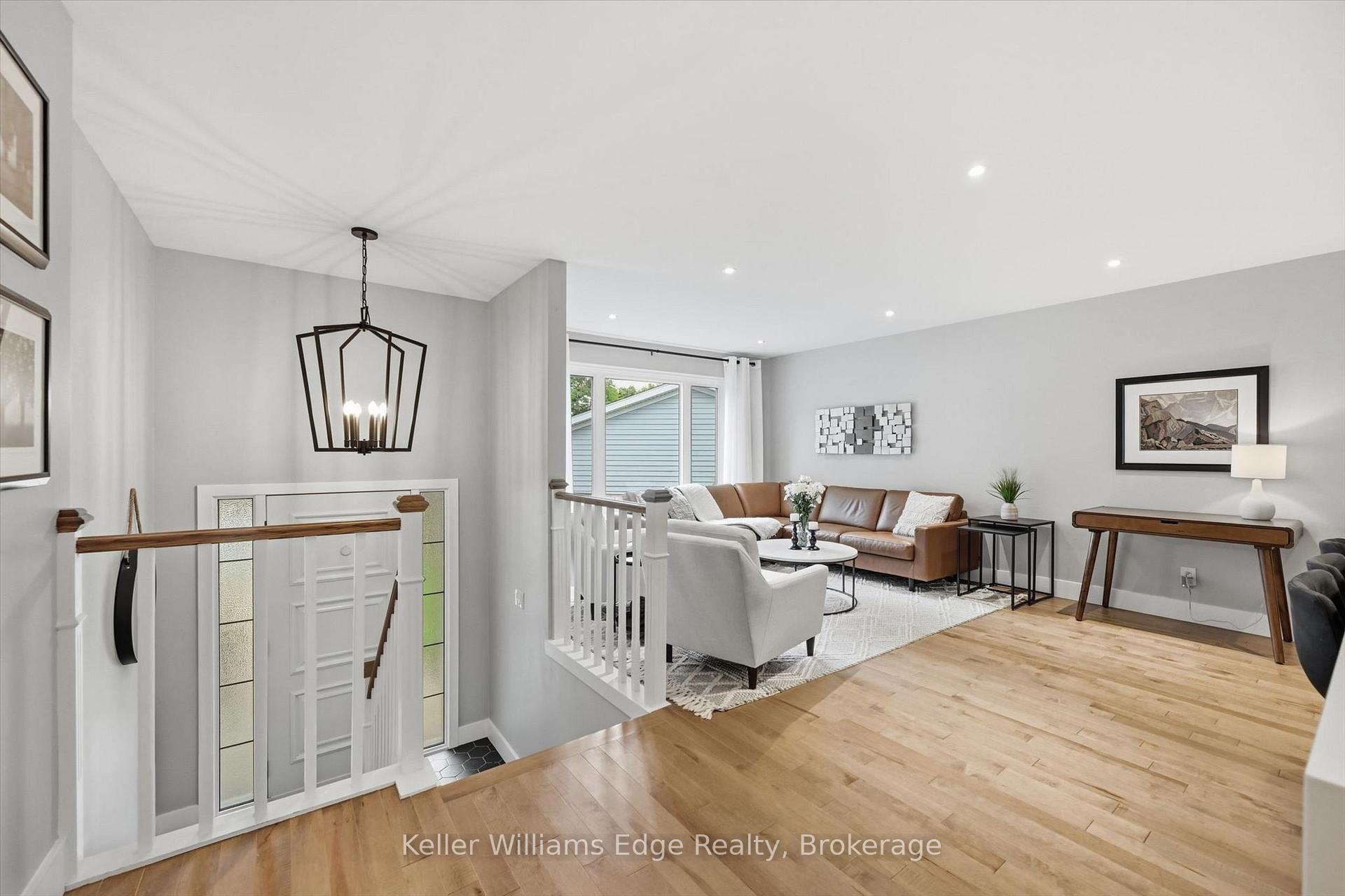 Photo 6 of 2372 Cayuga Court, Burlington, Brant Hills — HOMEH