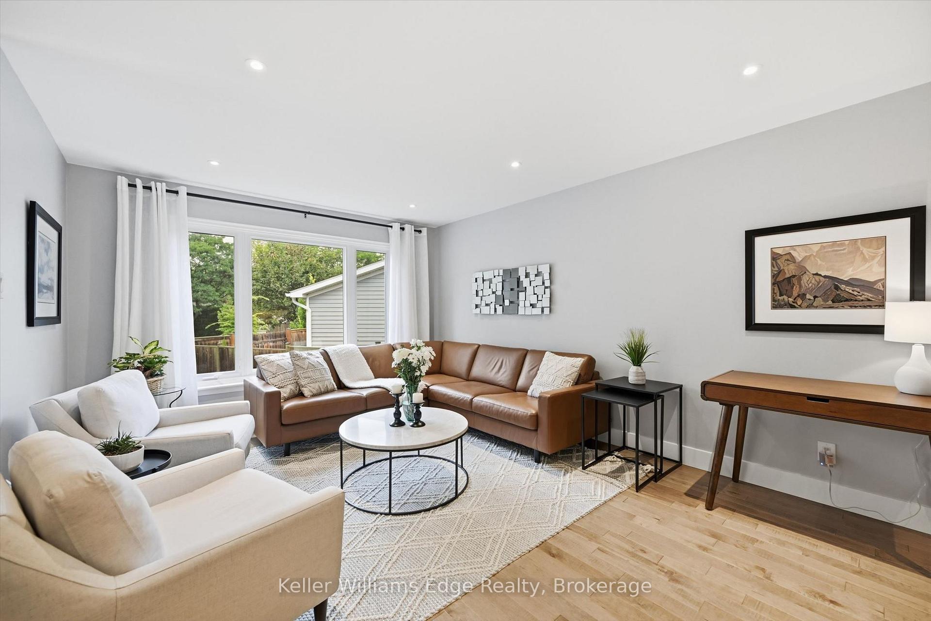 Photo 8 of 2372 Cayuga Court, Burlington, Brant Hills — HOMEH