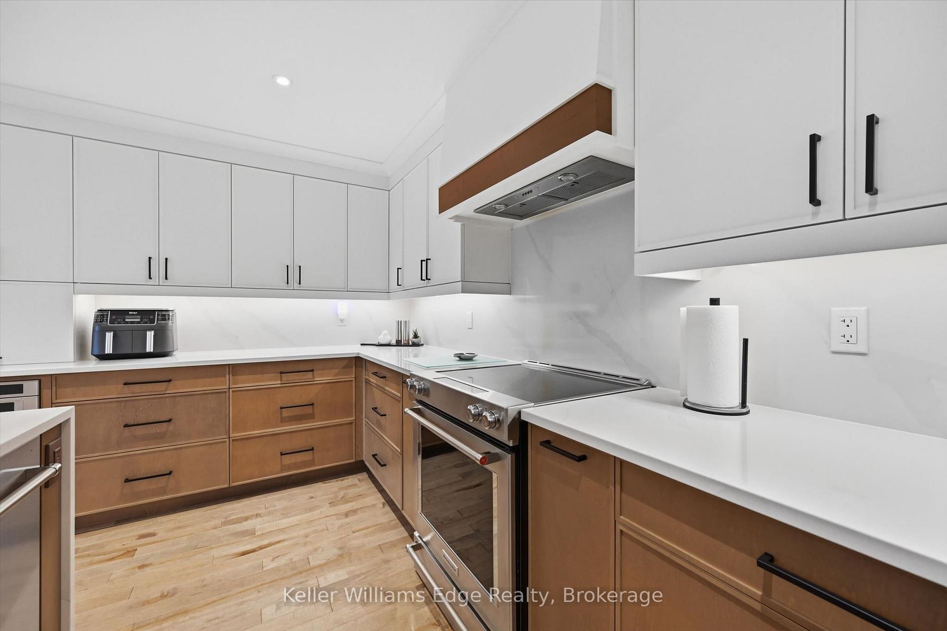 Photo 16 of 2372 Cayuga Court, Burlington, Brant Hills — HOMEH