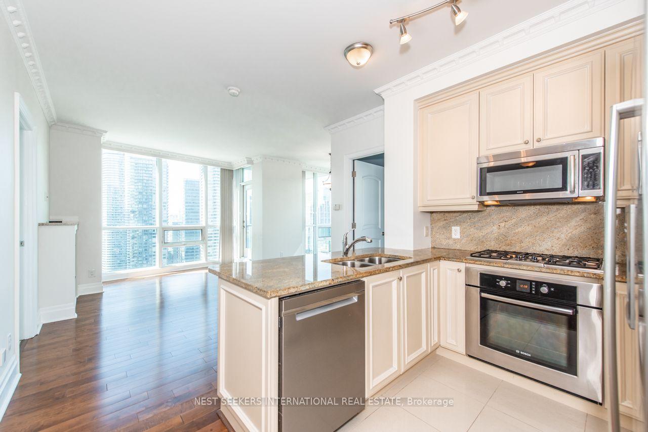 Photo 9 of Unit 3602, 16 Harbour Street, Toronto, Waterfront Communities — HOMEH