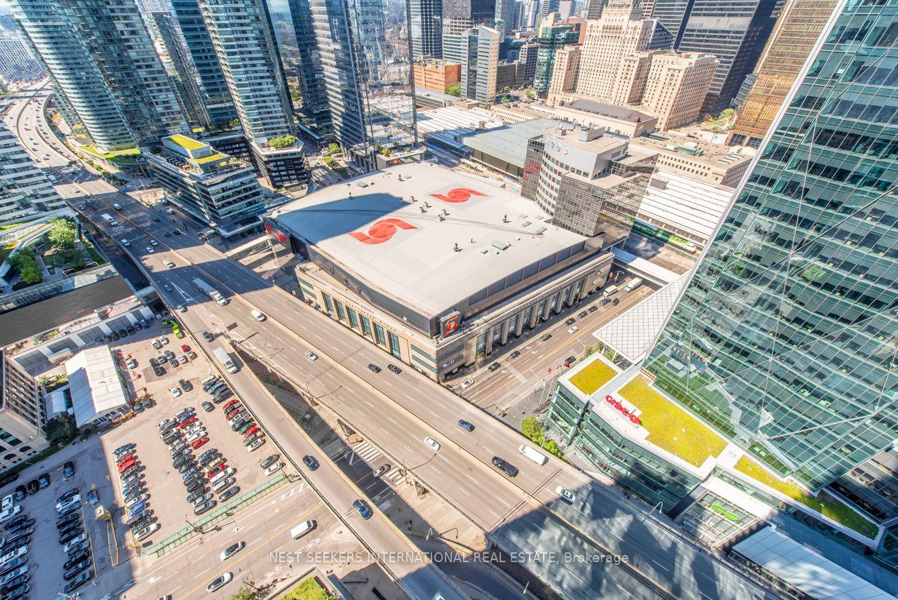 Photo 16 of Unit 3602, 16 Harbour Street, Toronto, Waterfront Communities — HOMEH