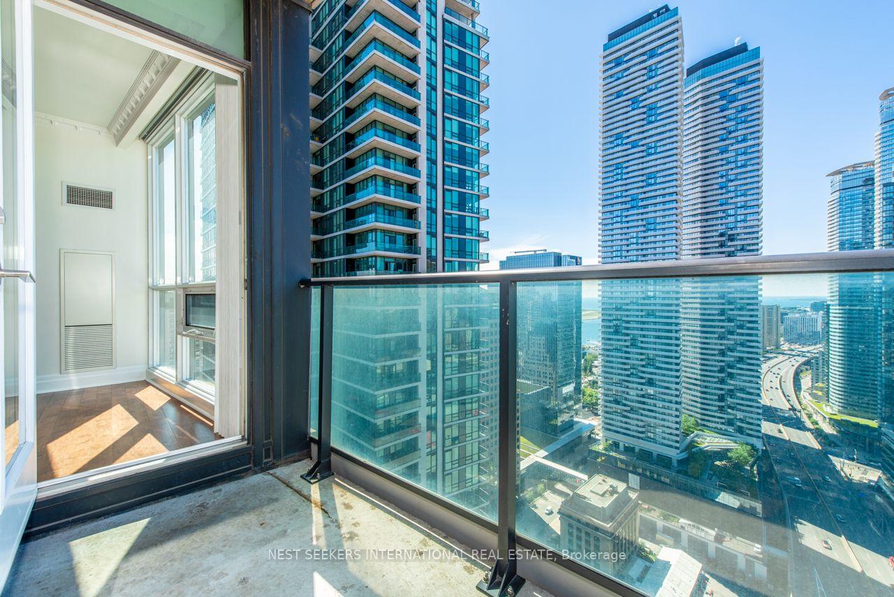 Photo 18 of Unit 3602, 16 Harbour Street, Toronto, Waterfront Communities — HOMEH