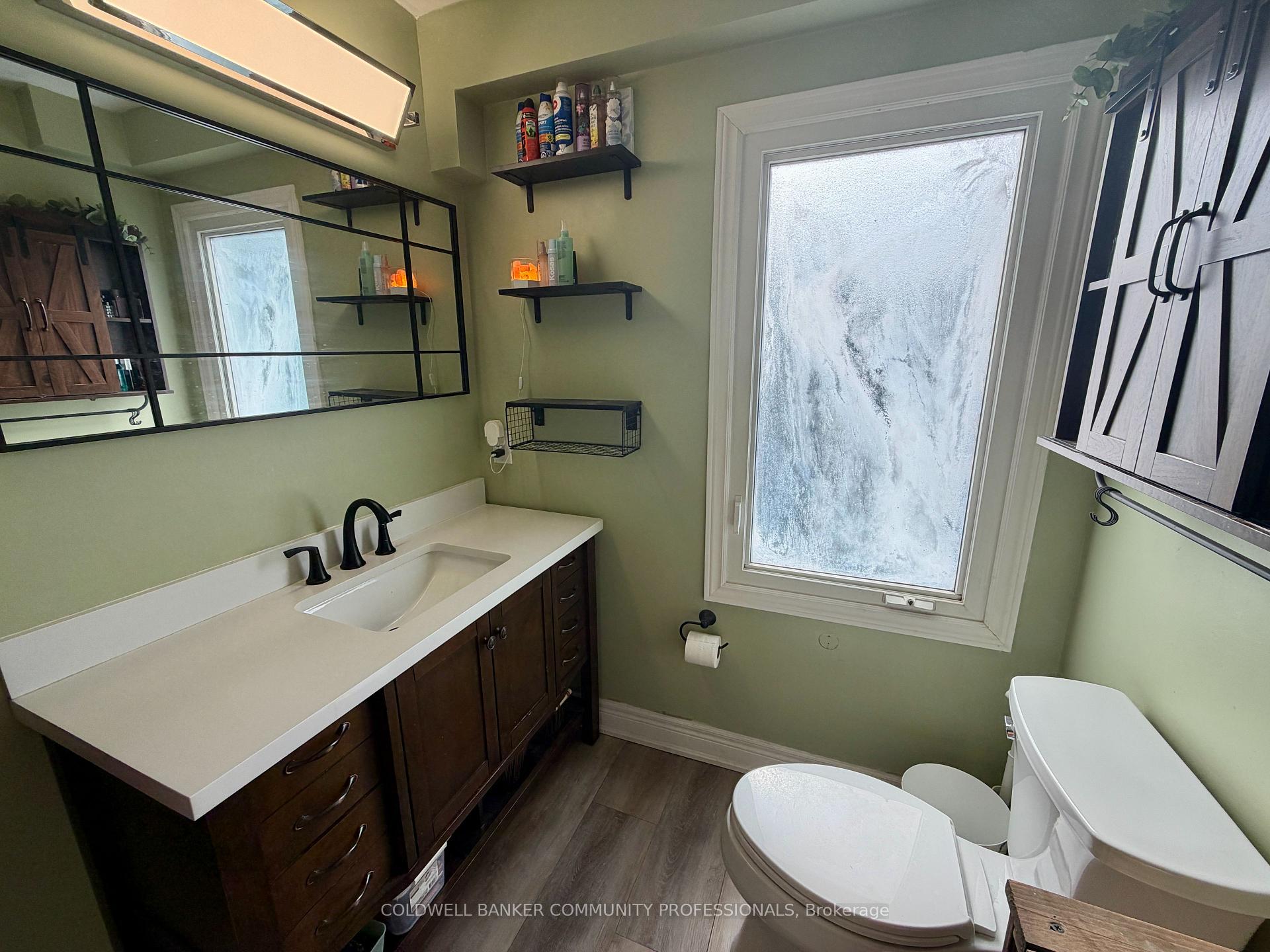 Photo 16 of 94 Howard Avenue, Hamilton, Balfour — HOMEH