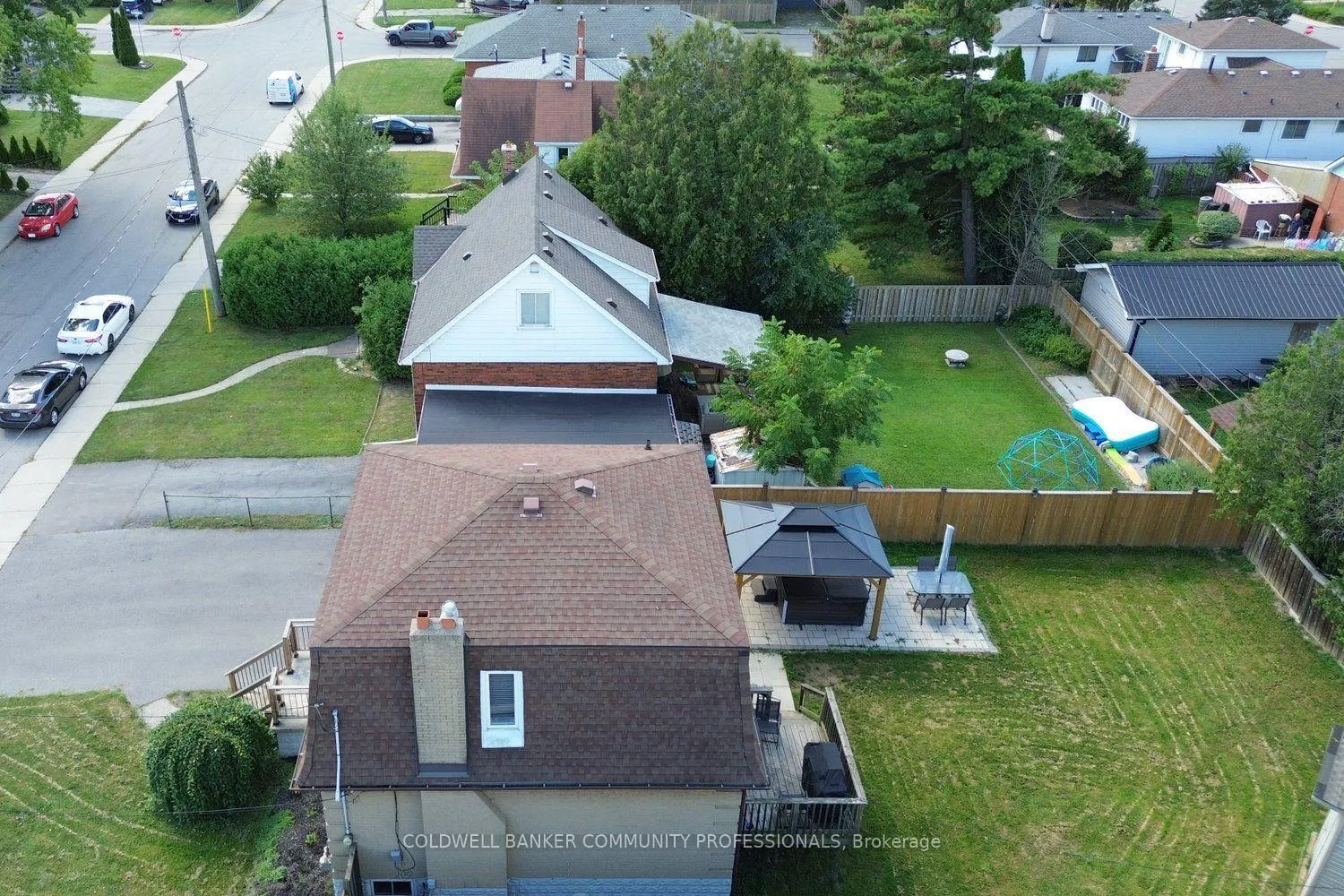 Photo 2 of 94 Howard Avenue, Hamilton, Balfour — HOMEH