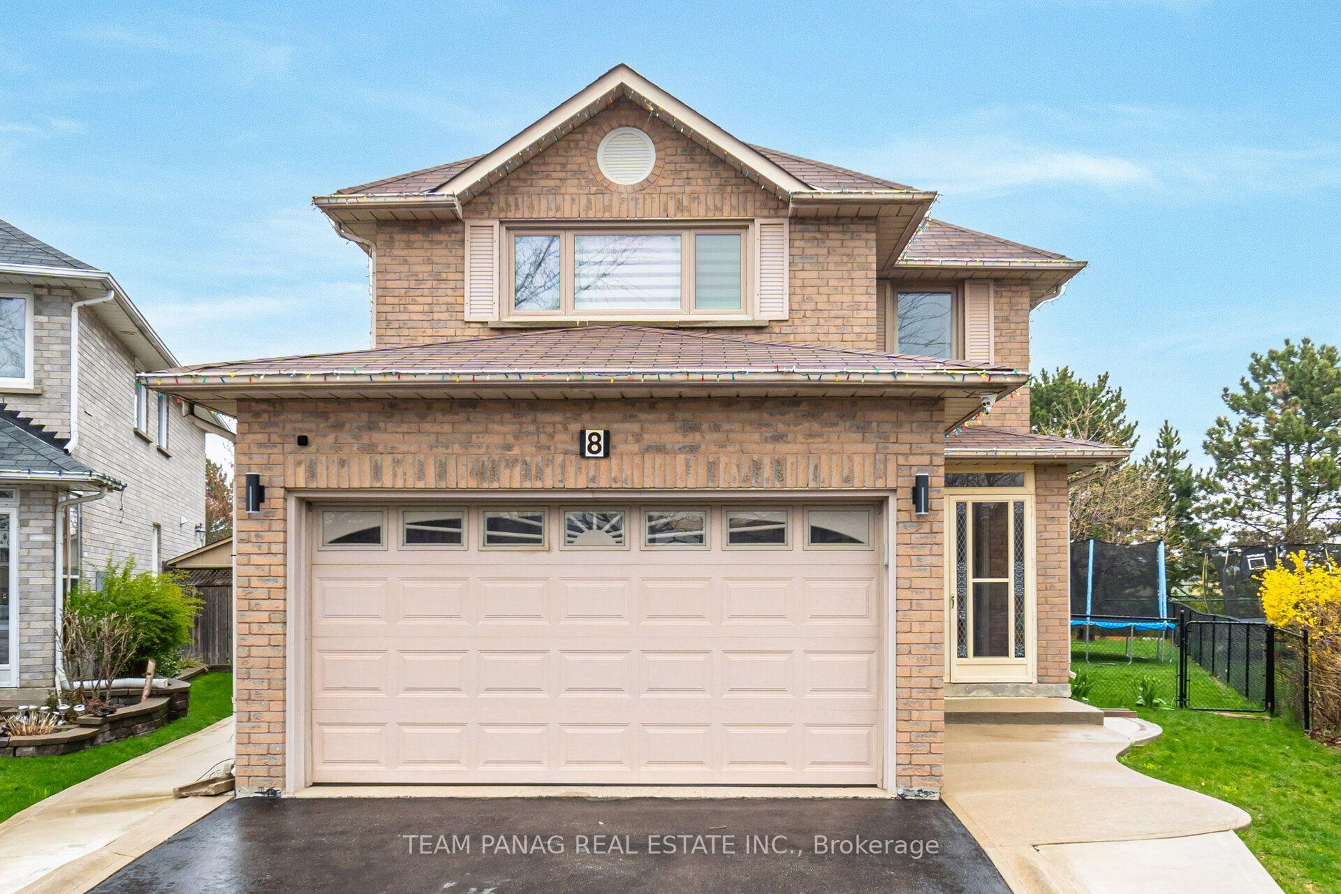 Photo 2 of 8 Drayglass Court, Brampton, Heart Lake East — HOMEH