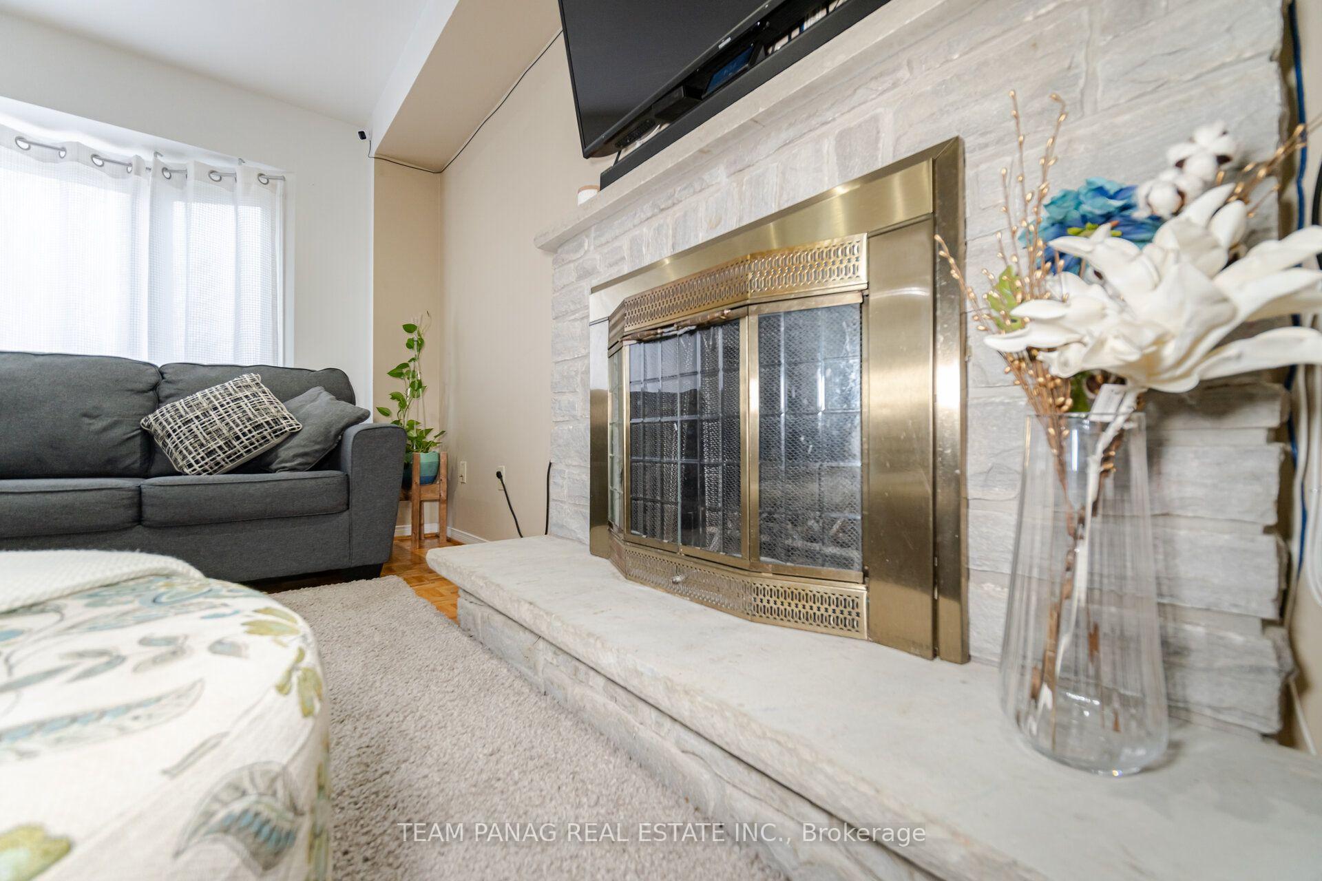 Photo 15 of 8 Drayglass Court, Brampton, Heart Lake East — HOMEH
