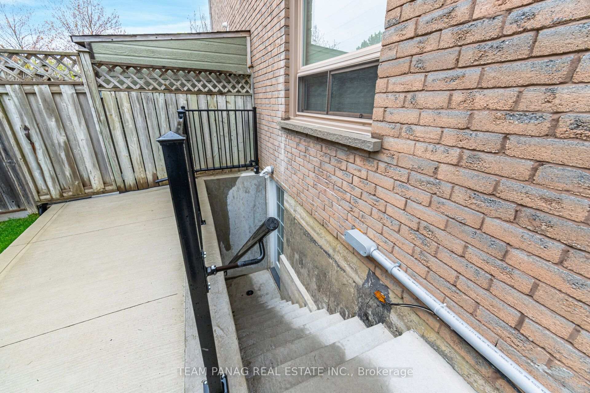 Photo 36 of 8 Drayglass Court, Brampton, Heart Lake East — HOMEH