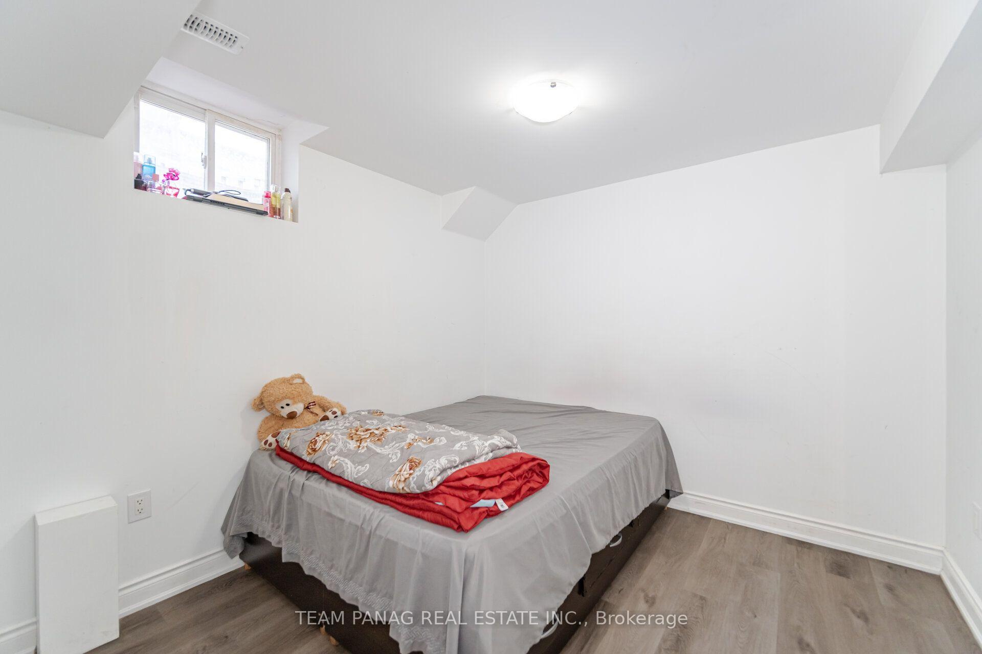 Photo 43 of 8 Drayglass Court, Brampton, Heart Lake East — HOMEH