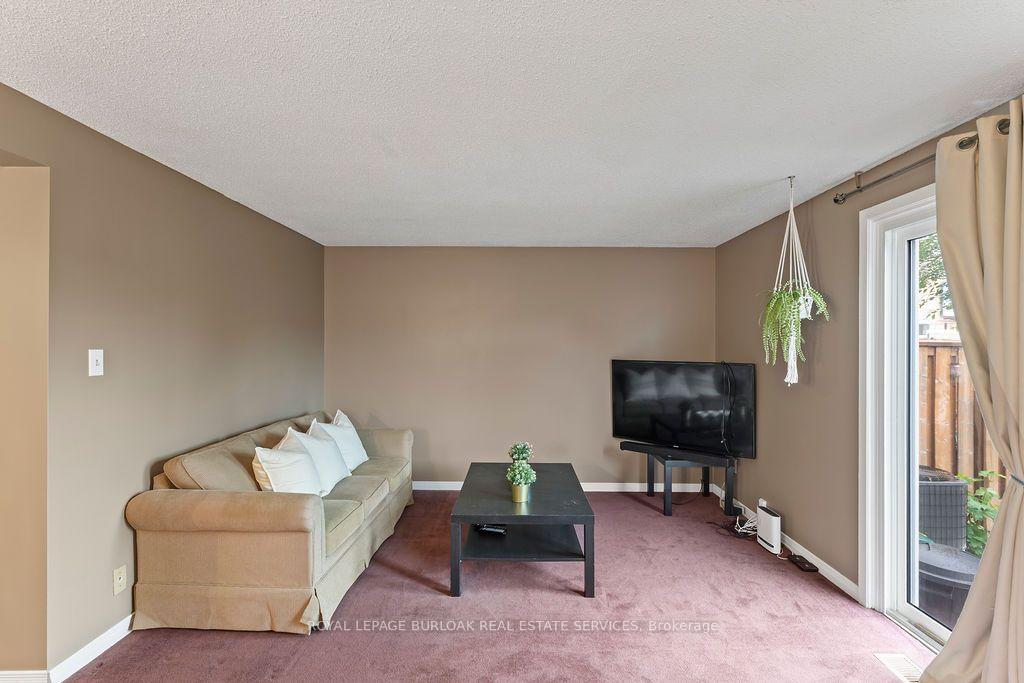 Photo 3 of Unit 43, 151 Gateshead Crescent, Hamilton, Stoney Creek — HOMEH