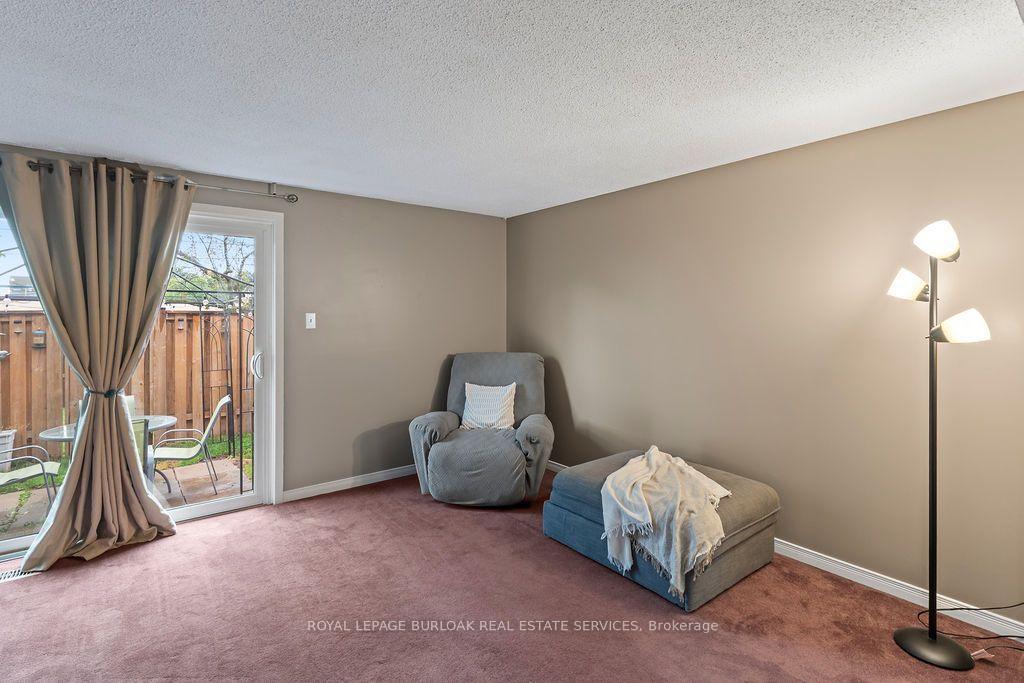 Photo 4 of Unit 43, 151 Gateshead Crescent, Hamilton, Stoney Creek — HOMEH