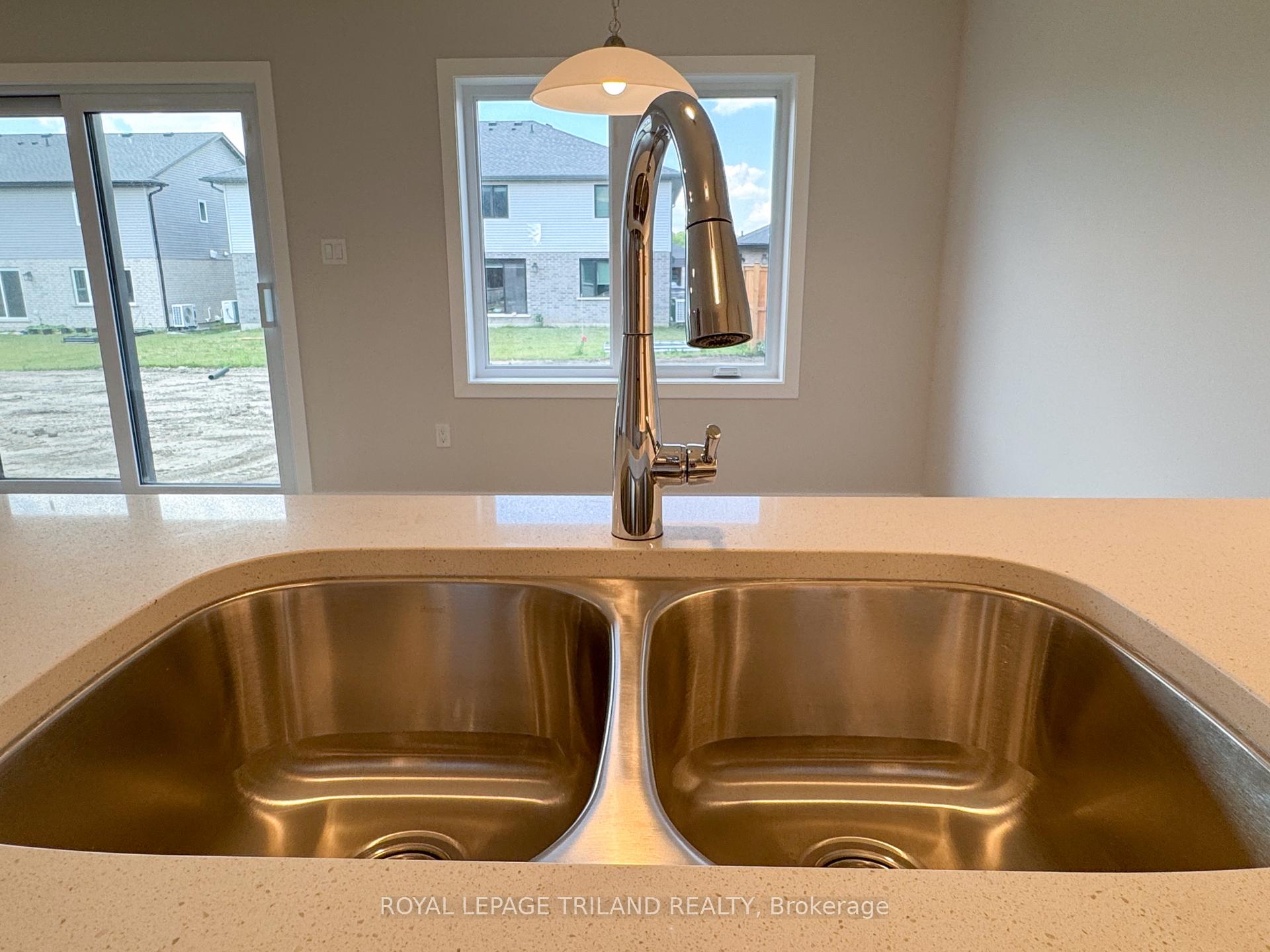 Photo 10 of 116 Styles Drive, St. Thomas — HOMEH