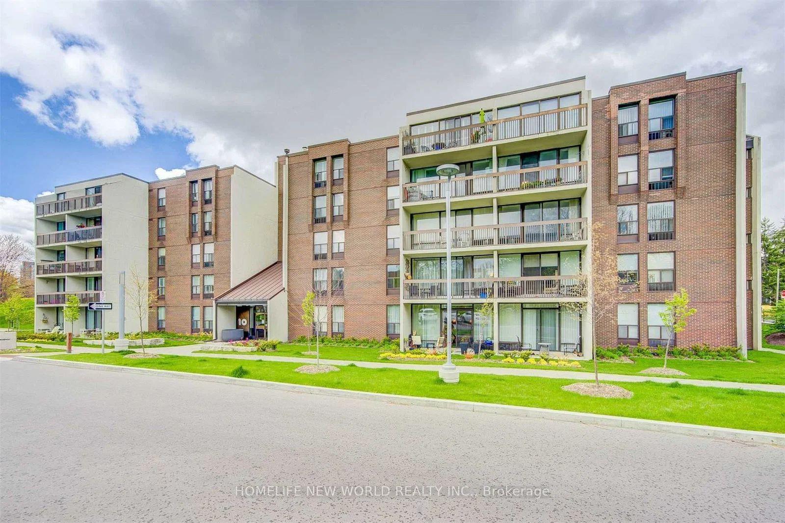 Front of Unit 303, 10 Fashion Roseway Way N