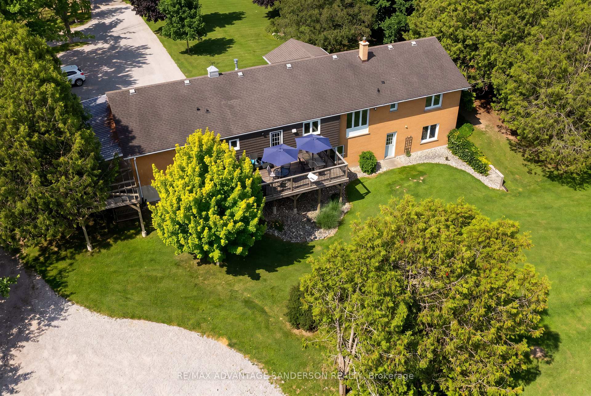 Photo 4 of 25348 Nairn Road, Middlesex Centre, Rural Middlesex Centre — HOMEH