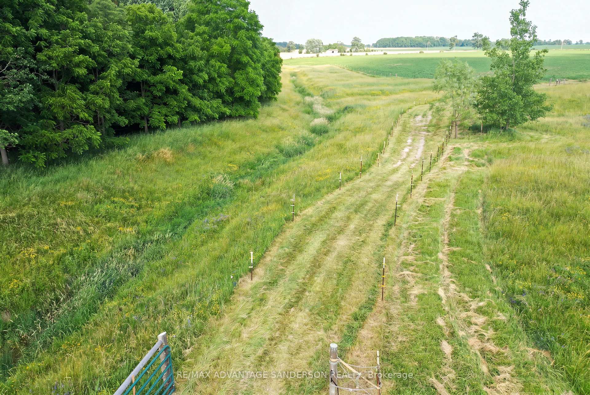 Photo 18 of 25348 Nairn Road, Middlesex Centre, Rural Middlesex Centre — HOMEH