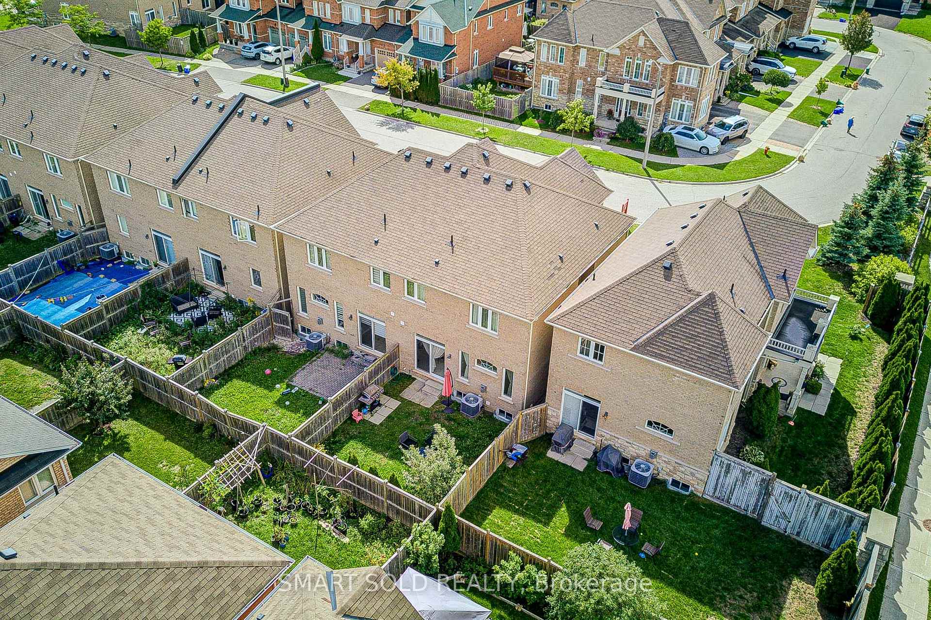 Photo 6 of 3 Chao Crescent, Richmond Hill, Oak Ridges — HOMEH