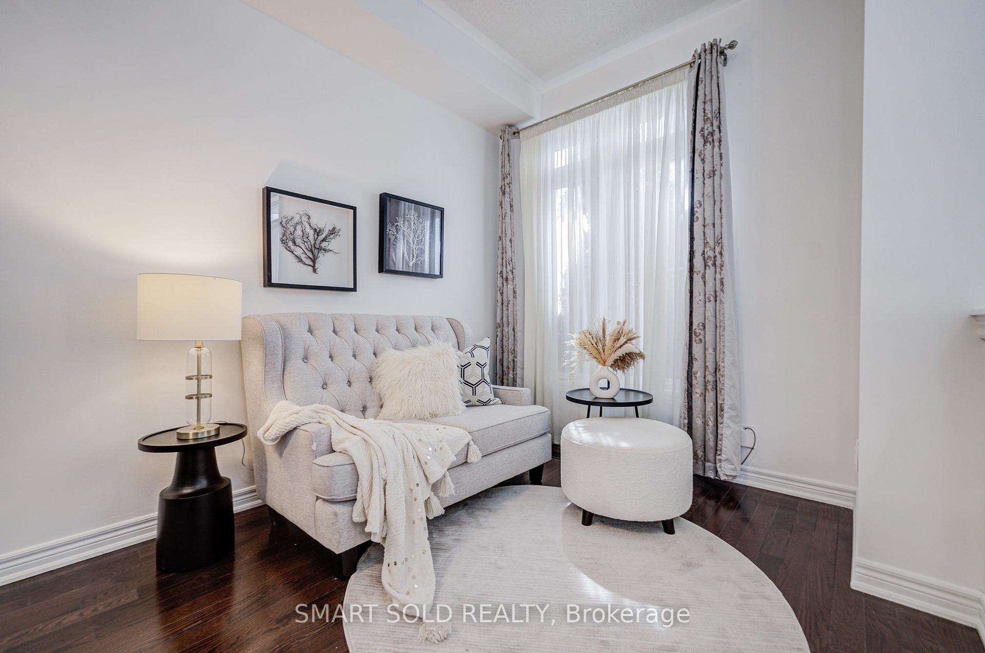 Photo 7 of 3 Chao Crescent, Richmond Hill, Oak Ridges — HOMEH