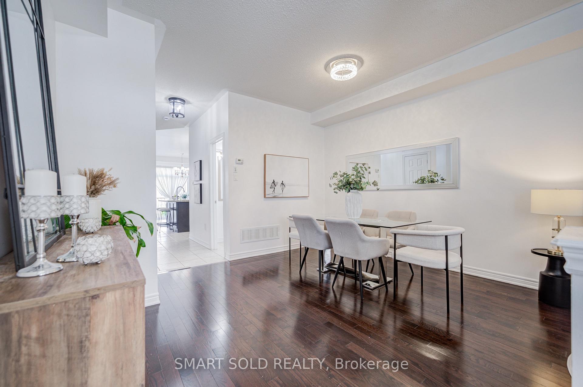 Photo 9 of 3 Chao Crescent, Richmond Hill, Oak Ridges — HOMEH