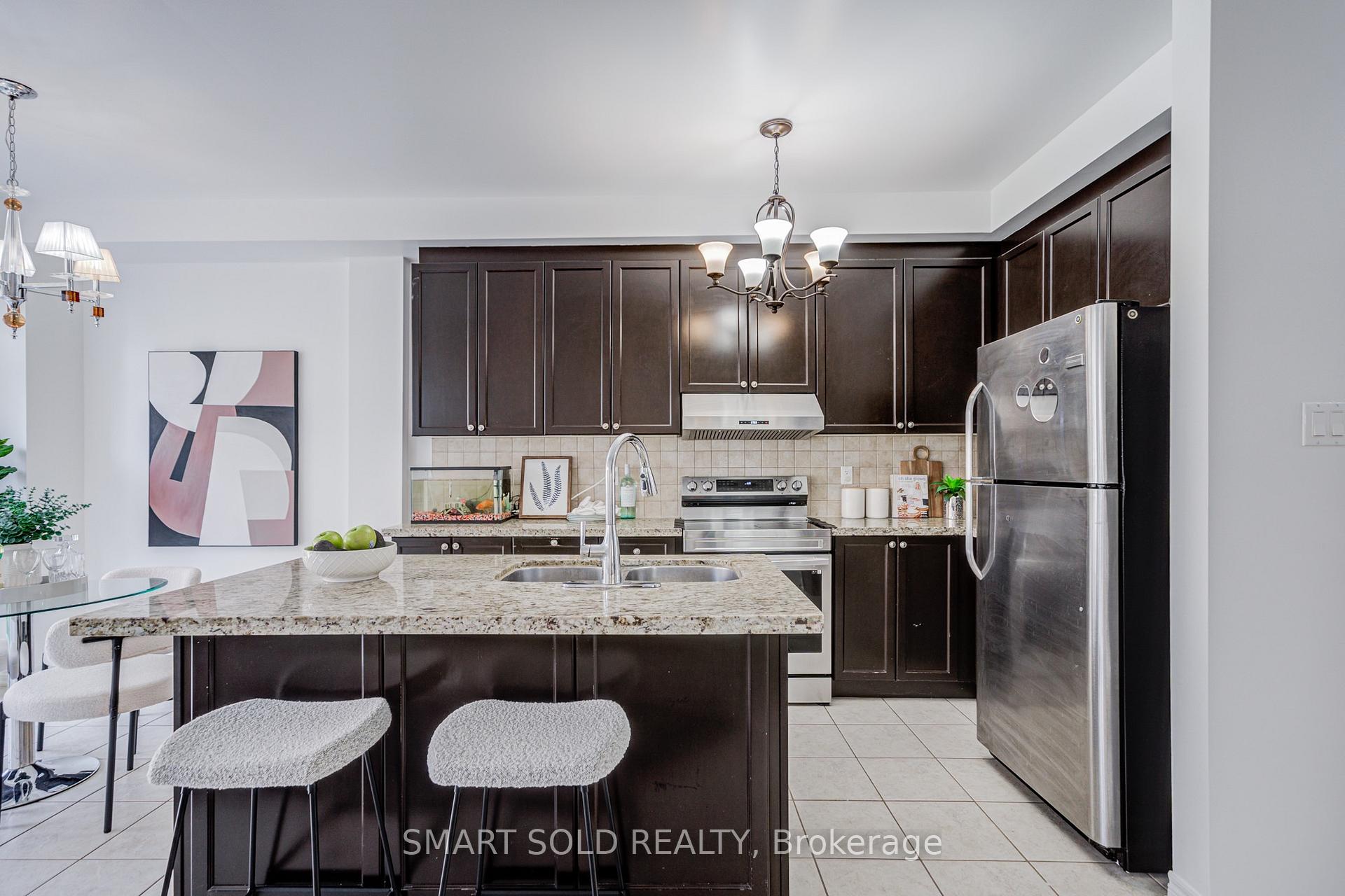 Photo 17 of 3 Chao Crescent, Richmond Hill, Oak Ridges — HOMEH