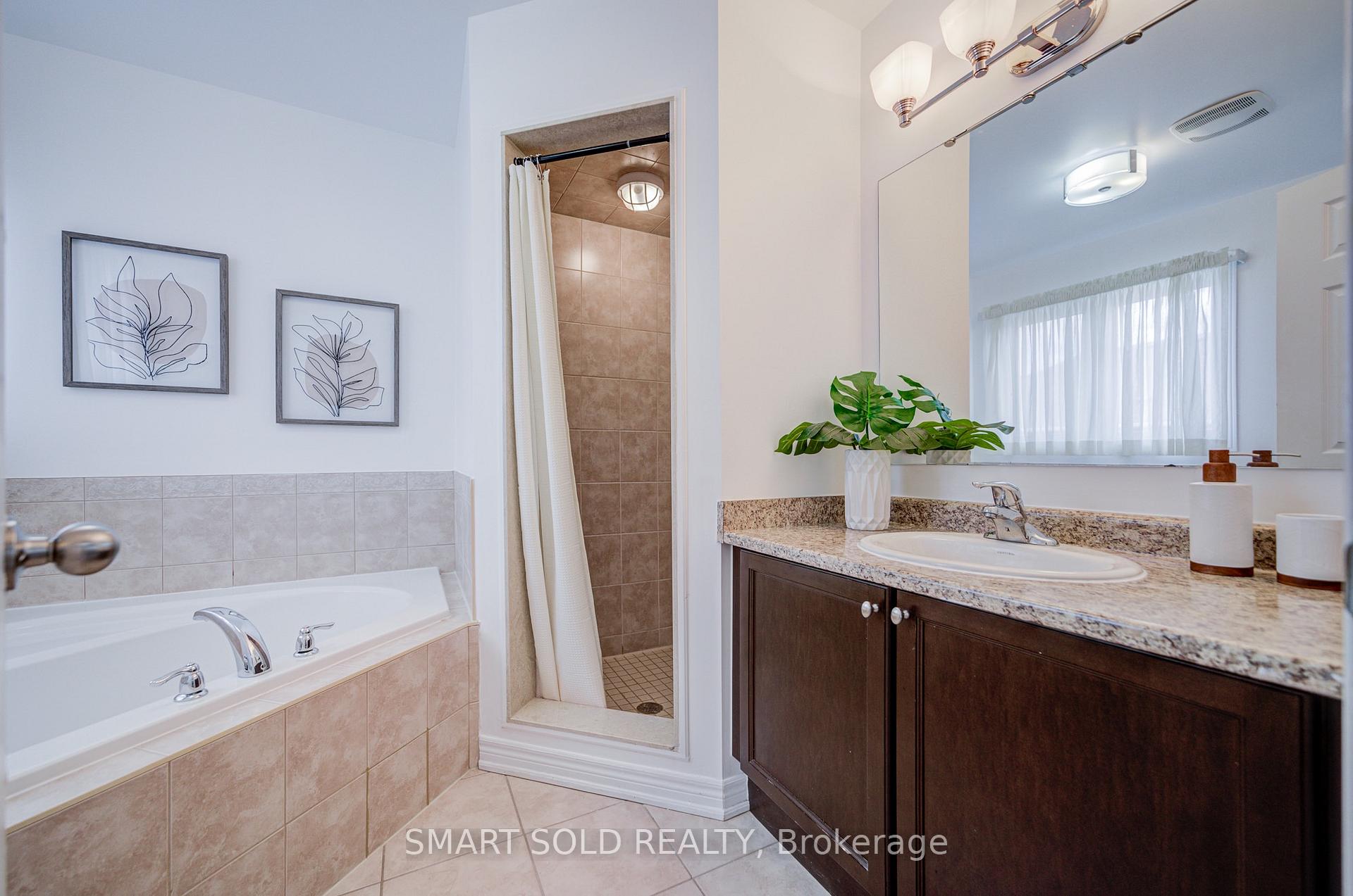 Photo 30 of 3 Chao Crescent, Richmond Hill, Oak Ridges — HOMEH
