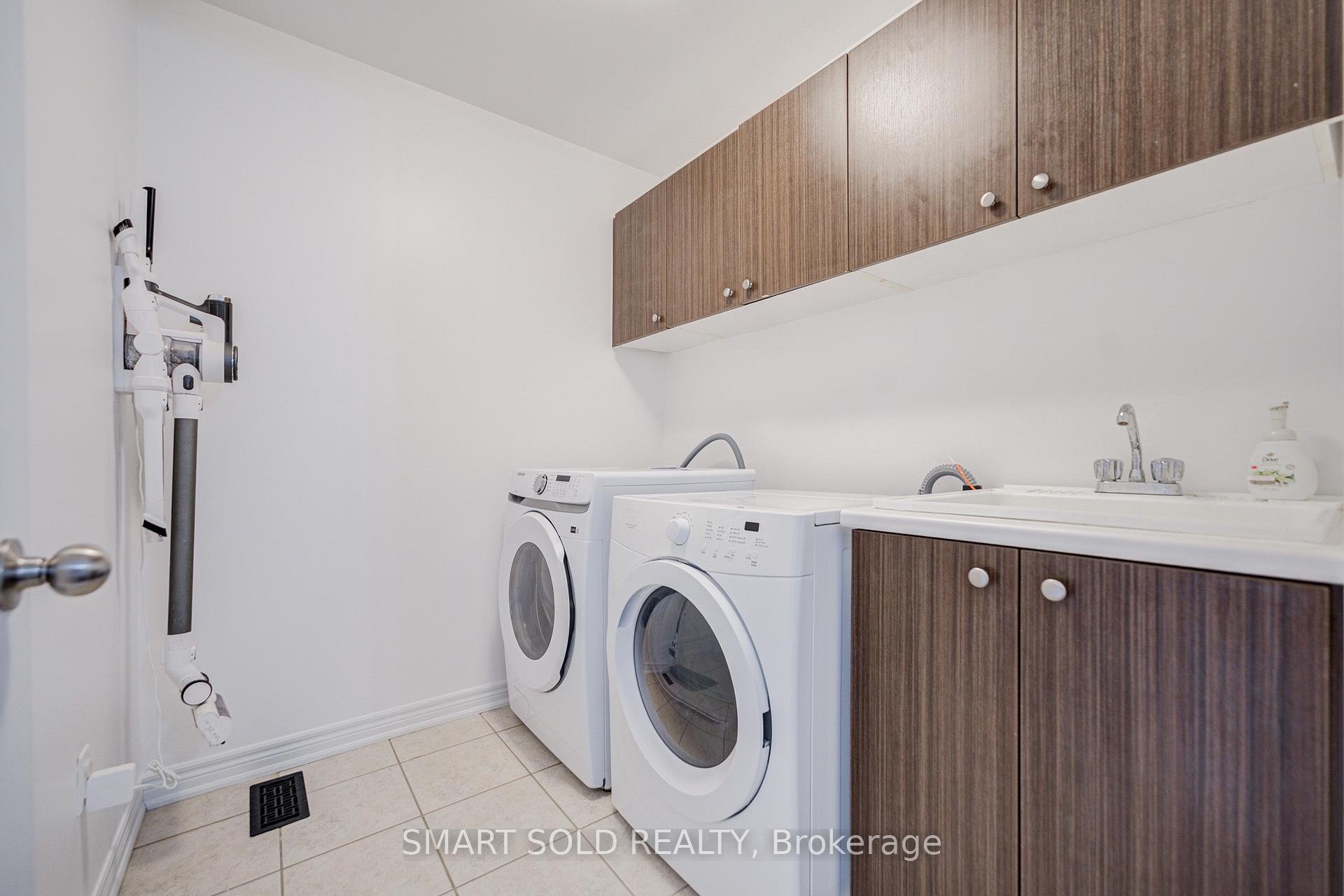 Photo 37 of 3 Chao Crescent, Richmond Hill, Oak Ridges — HOMEH