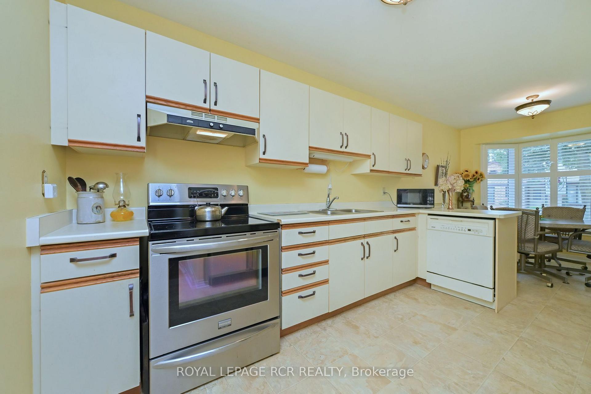 Photo 4 of 7 Dell Arbor Crescent, New Tecumseth, Alliston — HOMEH