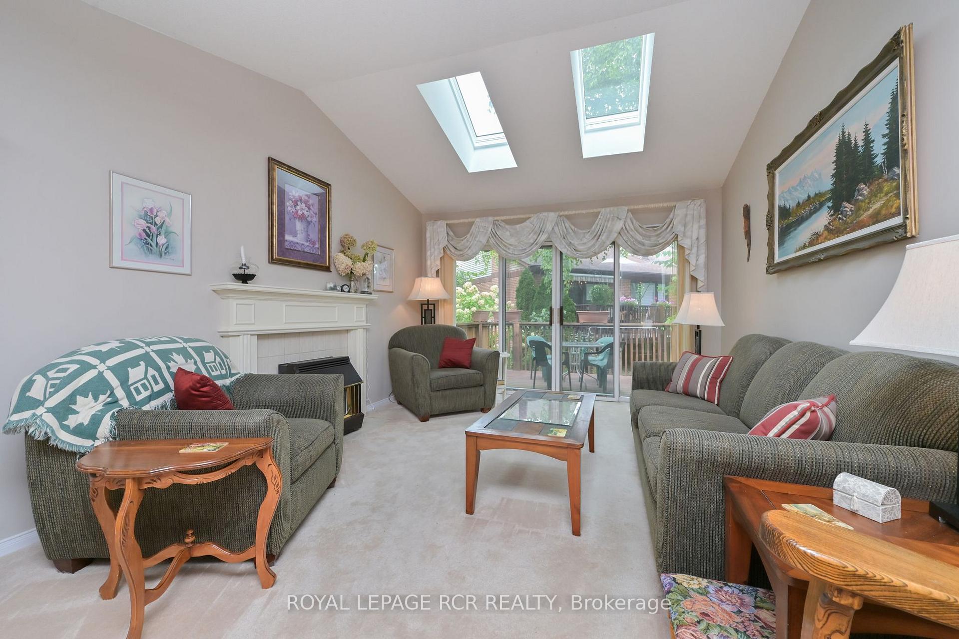 Photo 12 of 7 Dell Arbor Crescent, New Tecumseth, Alliston — HOMEH