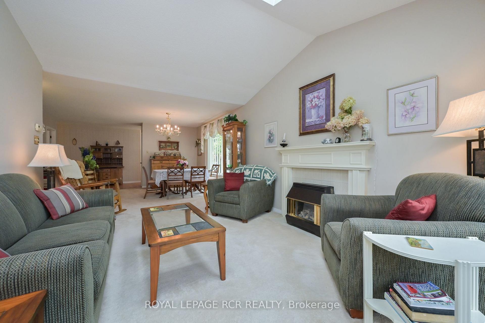 Photo 13 of 7 Dell Arbor Crescent, New Tecumseth, Alliston — HOMEH
