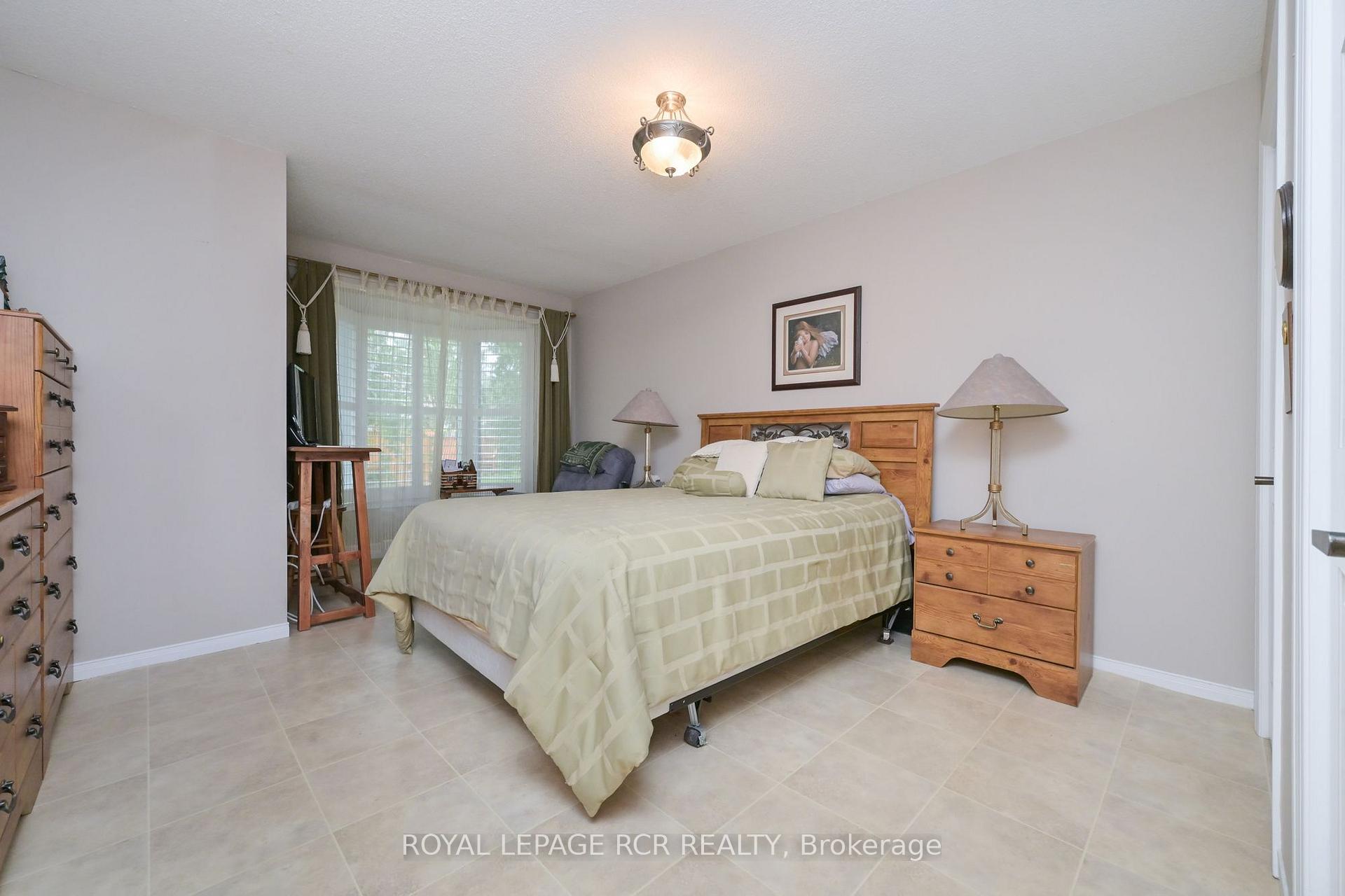 Photo 15 of 7 Dell Arbor Crescent, New Tecumseth, Alliston — HOMEH