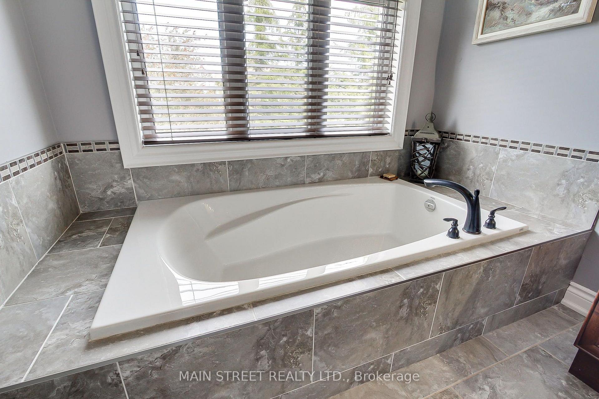 Photo 22 of 13 Brolley Crescent, Essa, Thornton — HOMEH
