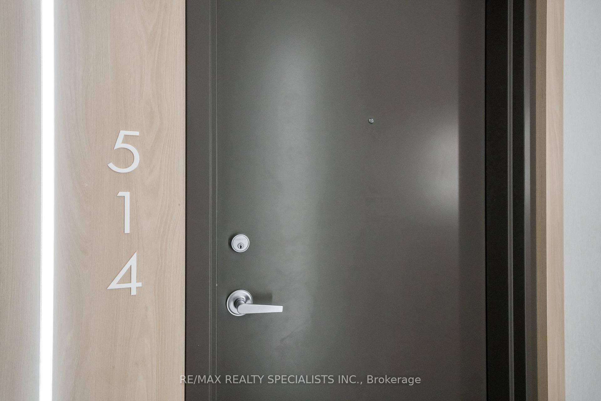 Photo 3 of Unit 514, 4 Elsinore Path, Etobicoke, New Toronto — HOMEH