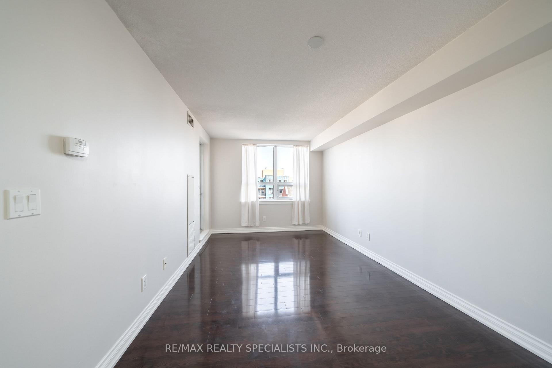 Photo 9 of Unit 514, 4 Elsinore Path, Etobicoke, New Toronto — HOMEH