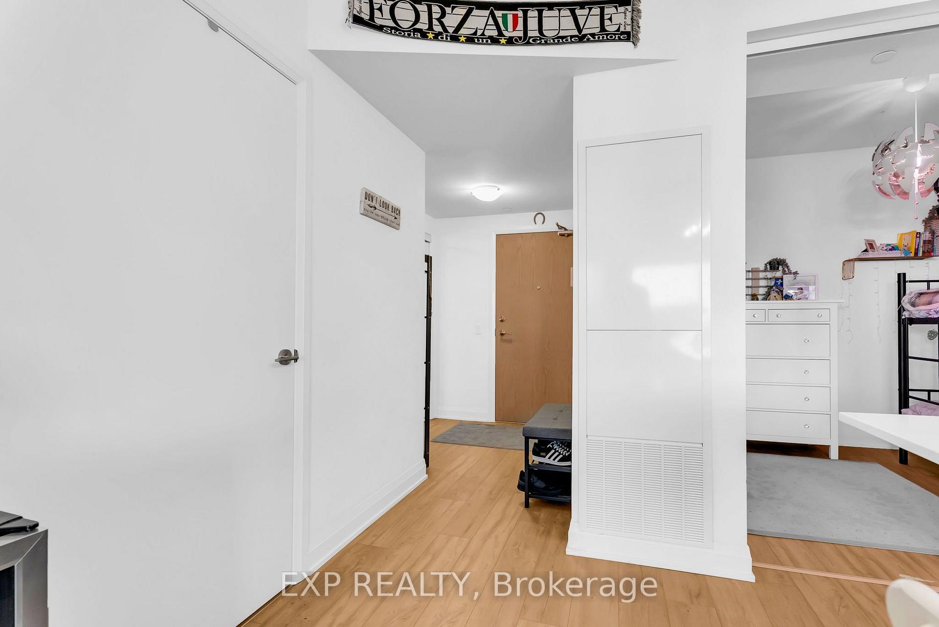 Photo 8 of Unit 421, 4800 Highway 7, Vaughan, East Woodbridge — HOMEH