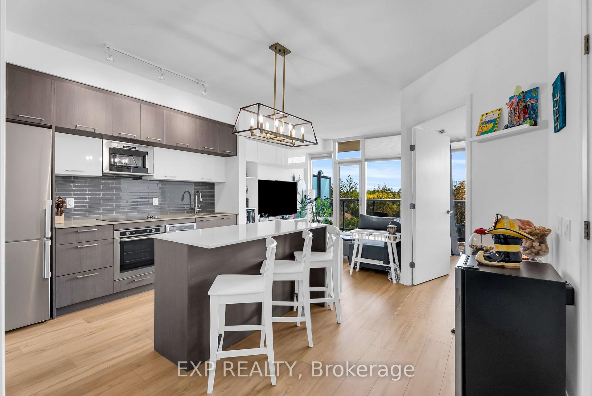 Photo 9 of Unit 421, 4800 Highway 7, Vaughan, East Woodbridge — HOMEH