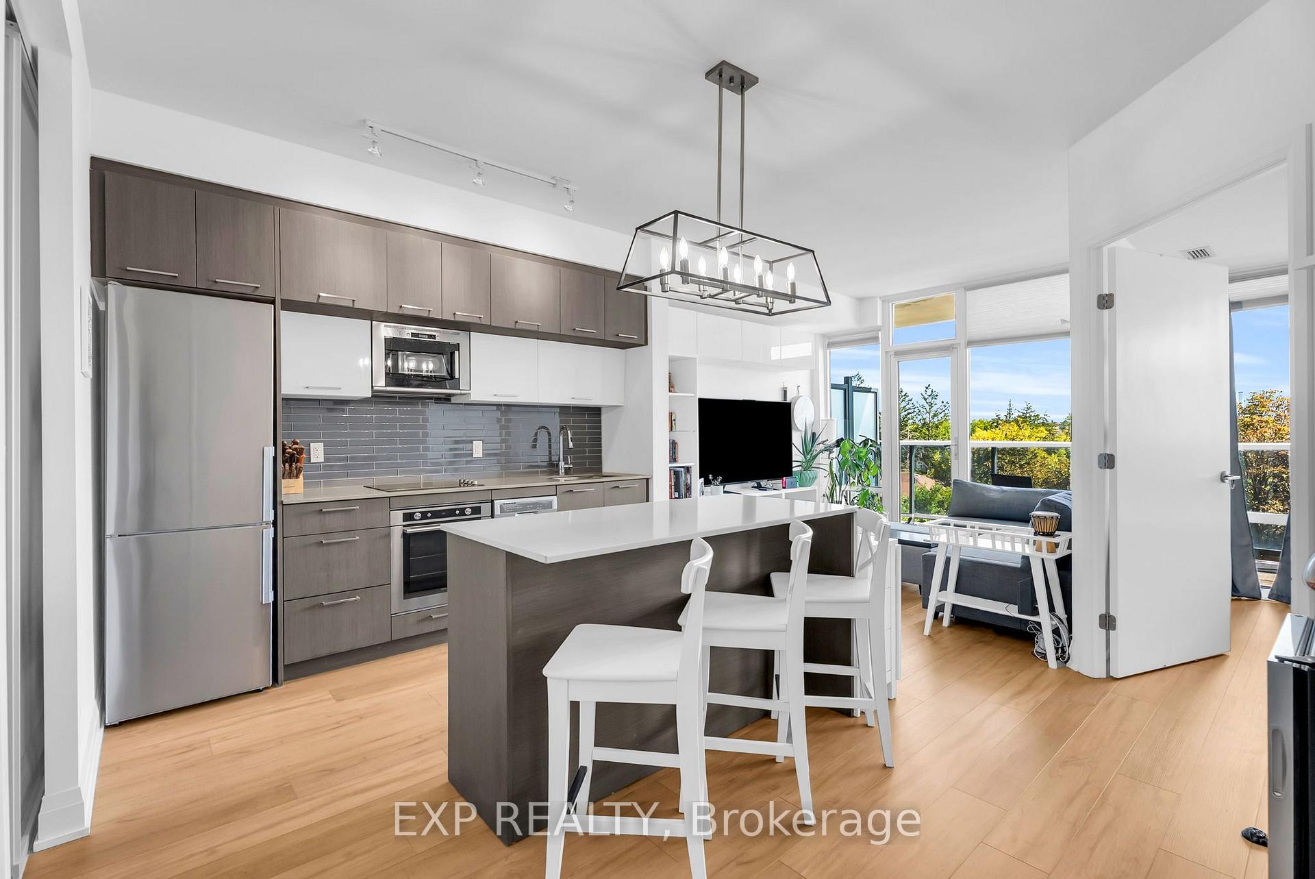 Photo 10 of Unit 421, 4800 Highway 7, Vaughan, East Woodbridge — HOMEH