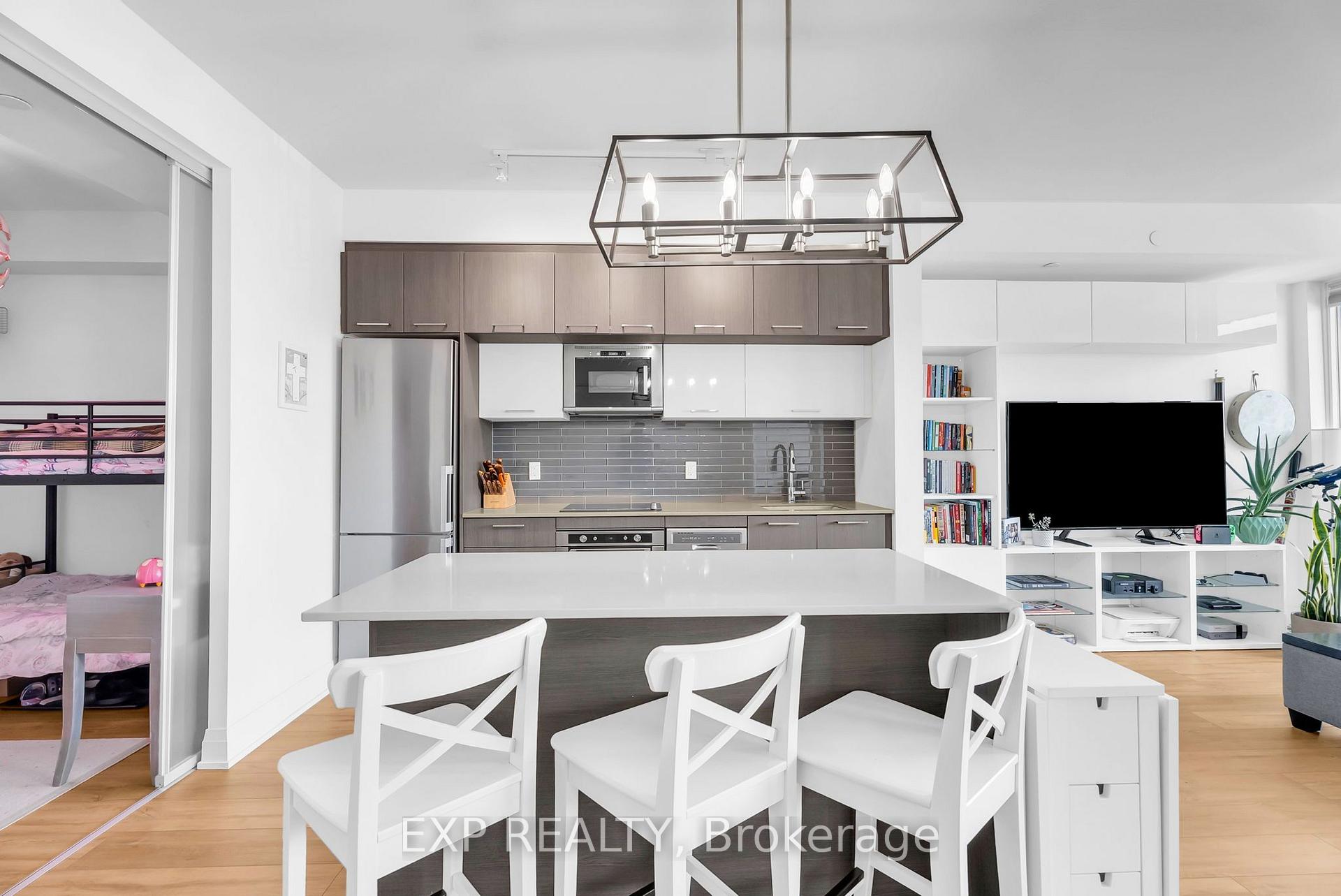 Photo 13 of Unit 421, 4800 Highway 7, Vaughan, East Woodbridge — HOMEH