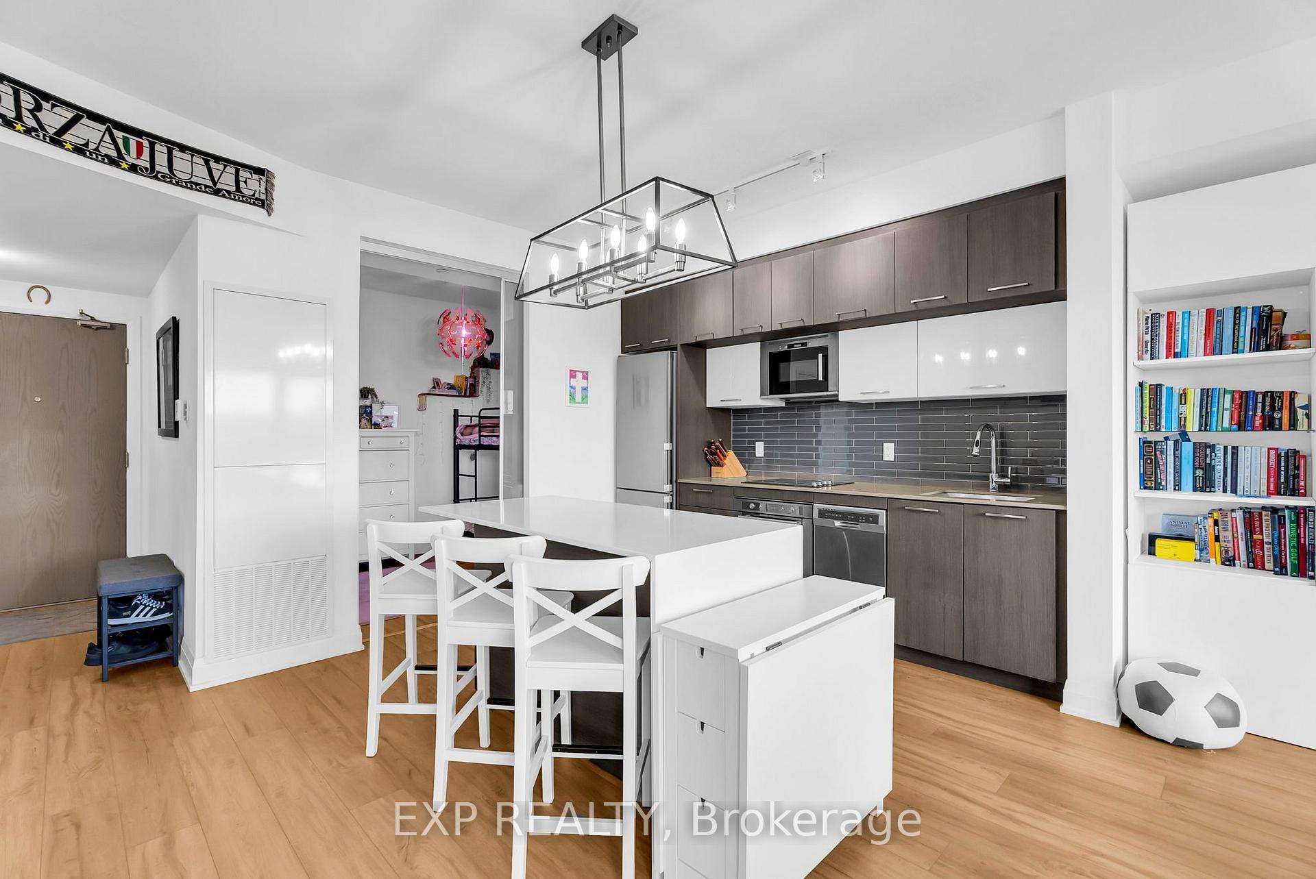 Photo 14 of Unit 421, 4800 Highway 7, Vaughan, East Woodbridge — HOMEH